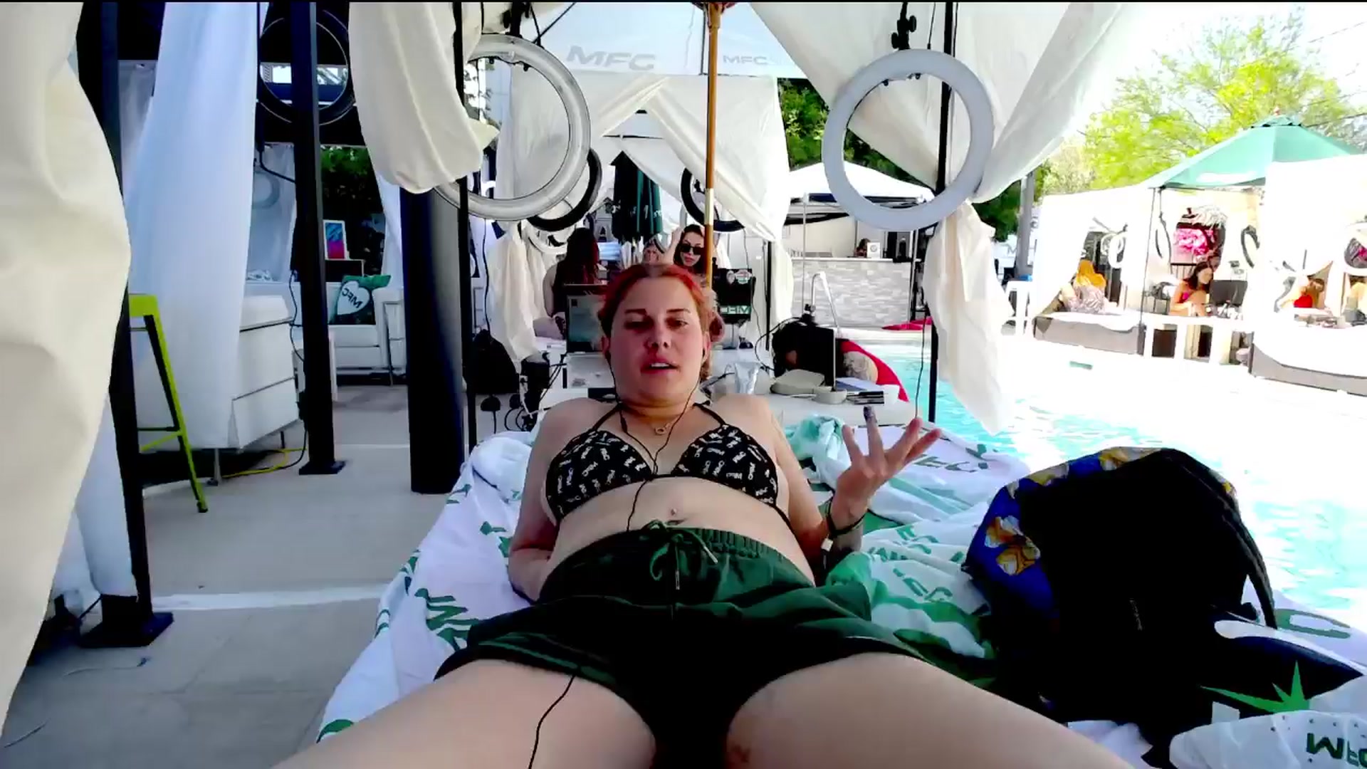 Gallery image thumbnail from FoxyDame's myfreecams stream on, 05/21/2025, 22:59 image 13 of 20