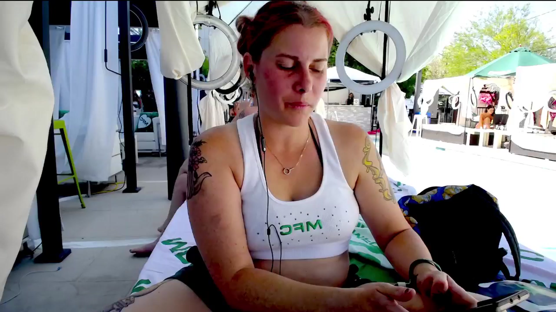 Gallery image thumbnail from FoxyDame's myfreecams stream on, 05/21/2025, 22:59 image 4 of 20