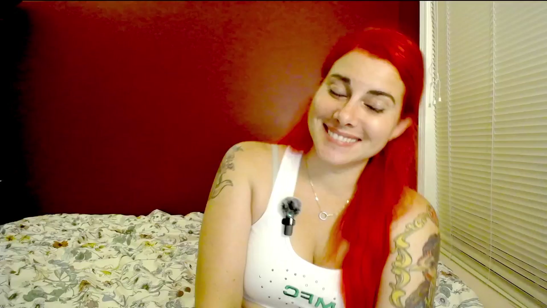 Gallery image thumbnail from FoxyDame's myfreecams stream on, 08/17/2025, 03:33 image 18 of 20