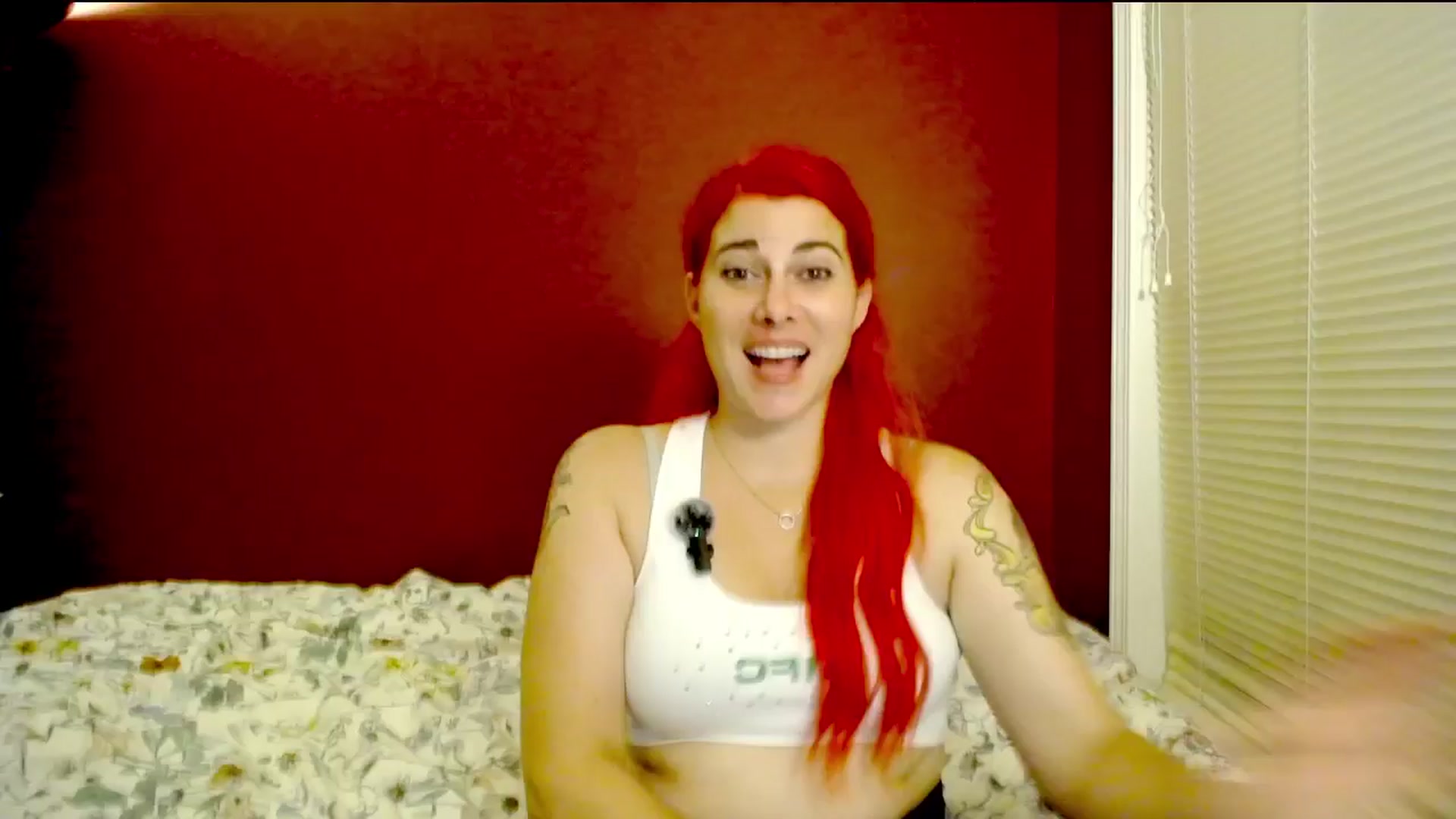 Gallery image thumbnail from FoxyDame's myfreecams stream on, 08/17/2025, 03:33 image 17 of 20