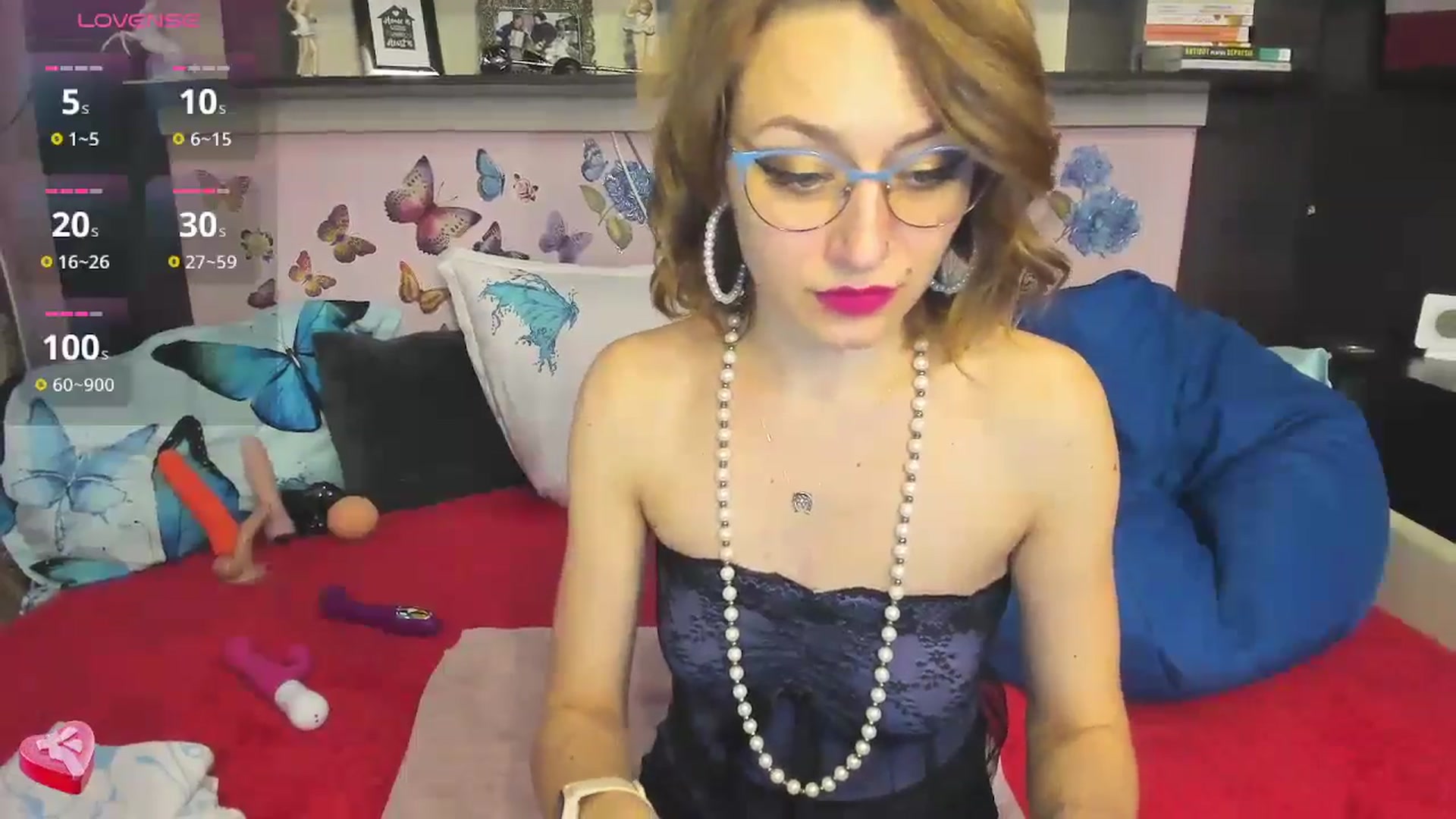 Gallery image thumbnail from FoxyDom69's myfreecams stream on, 12/16/2024, 11:54 image 2 of 20