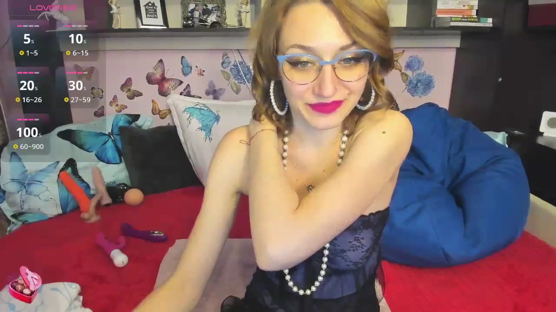 Gallery image thumbnail from FoxyDom69's myfreecams stream on, 12/16/2024, 11:54 image 7 of 20