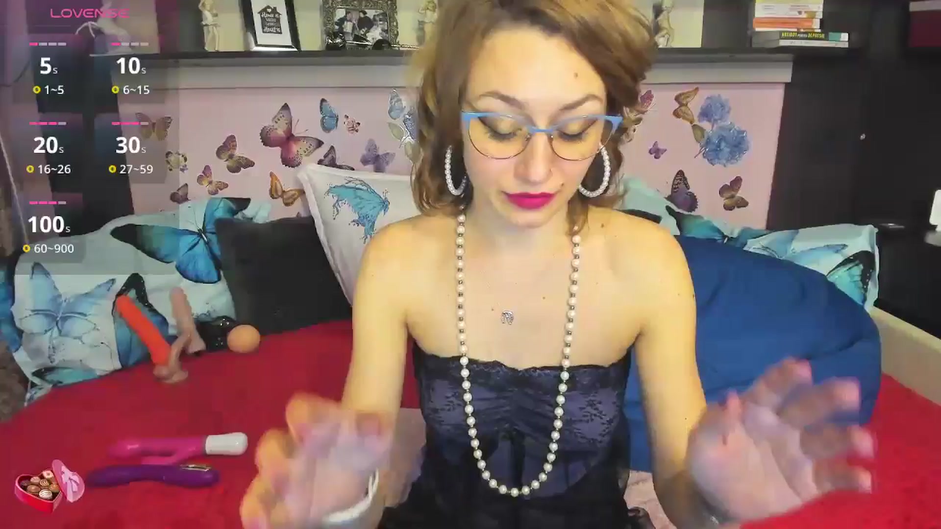 Gallery image thumbnail from FoxyDom69's myfreecams stream on, 12/16/2024, 12:36 image 8 of 20