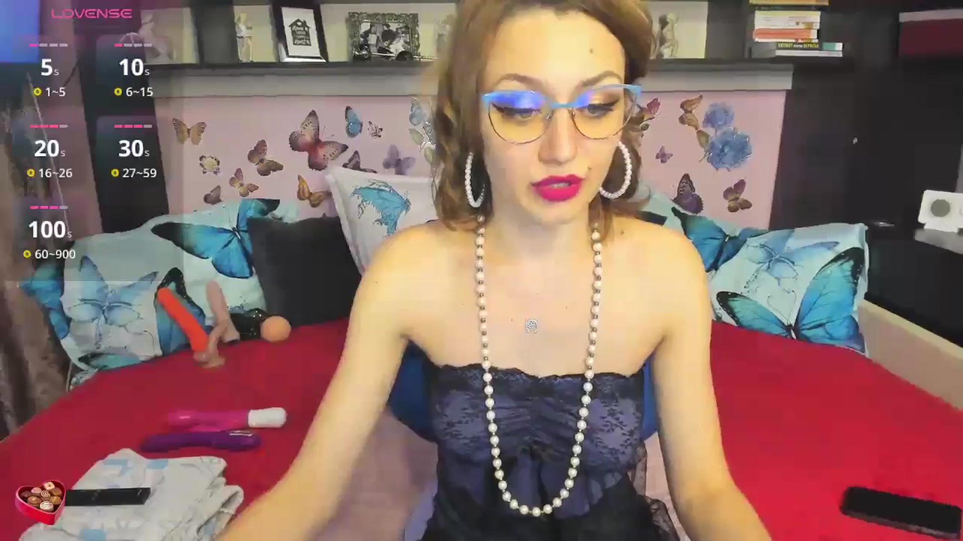 Gallery image thumbnail from FoxyDom69's myfreecams stream on, 12/16/2024, 12:36 image 3 of 20
