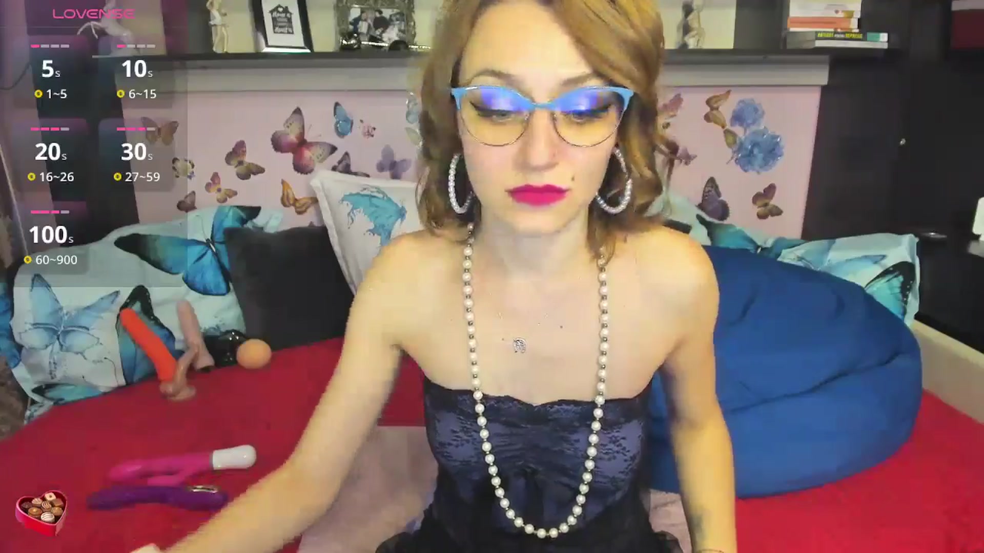 Gallery image thumbnail from FoxyDom69's myfreecams stream on, 12/16/2024, 12:36 image 12 of 20