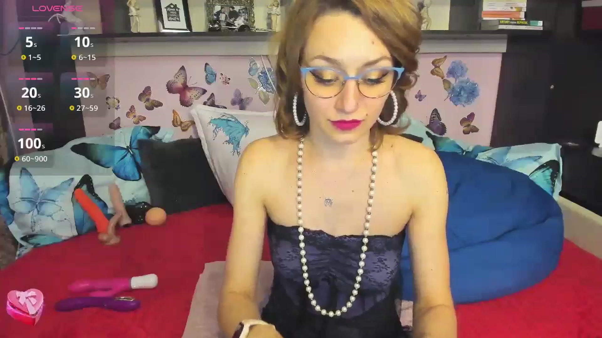 Gallery image thumbnail from FoxyDom69's myfreecams stream on, 12/16/2024, 12:36 image 10 of 20