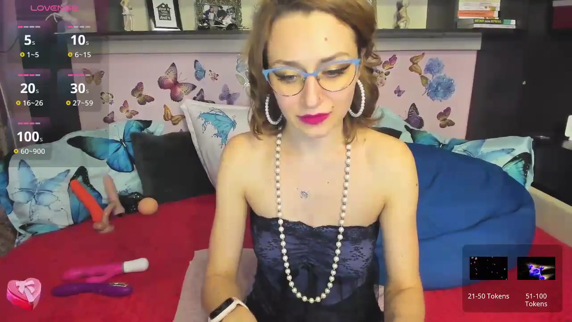Gallery image thumbnail from FoxyDom69's myfreecams stream on, 12/16/2024, 12:36 image 19 of 20