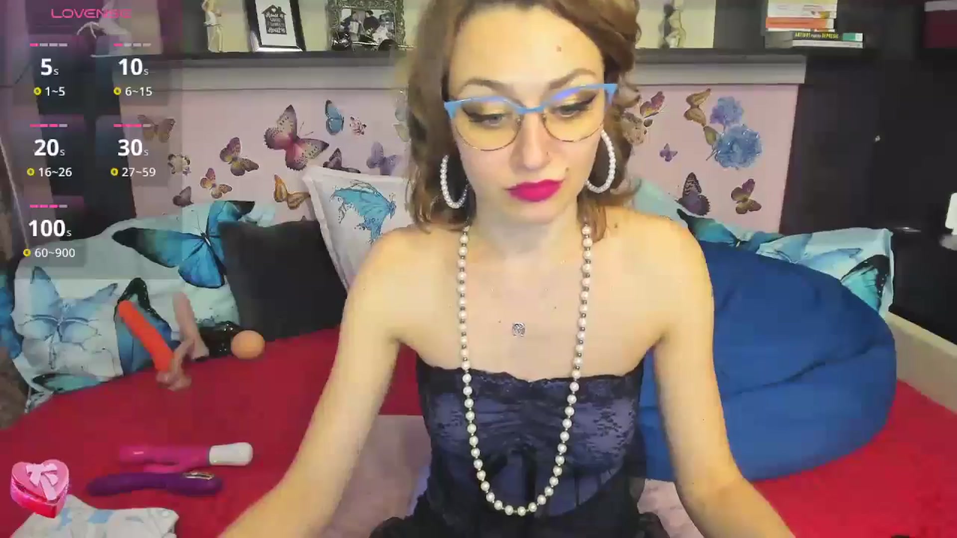 Gallery image thumbnail from FoxyDom69's myfreecams stream on, 12/16/2024, 12:36 image 4 of 20