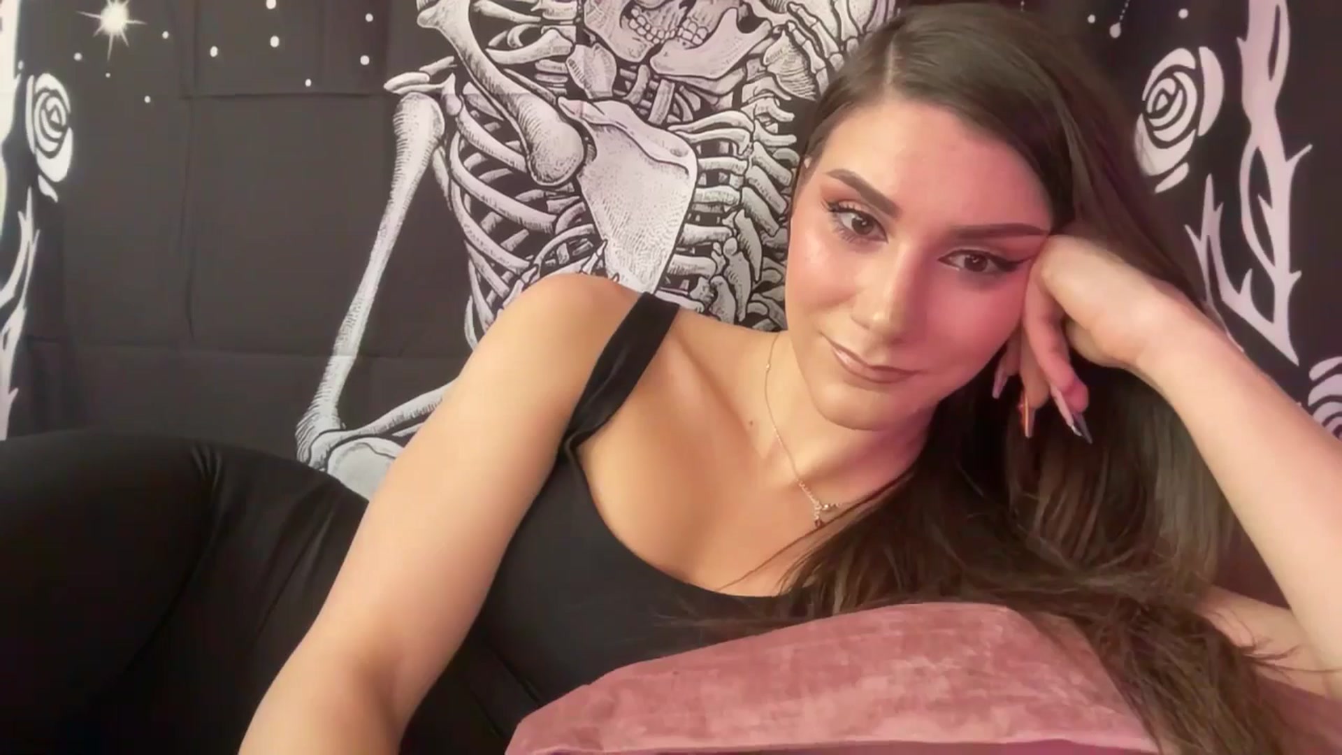 Gallery image thumbnail from FoxyHeartz's myfreecams stream on, 02/10/2025, 15:07 image 16 of 20
