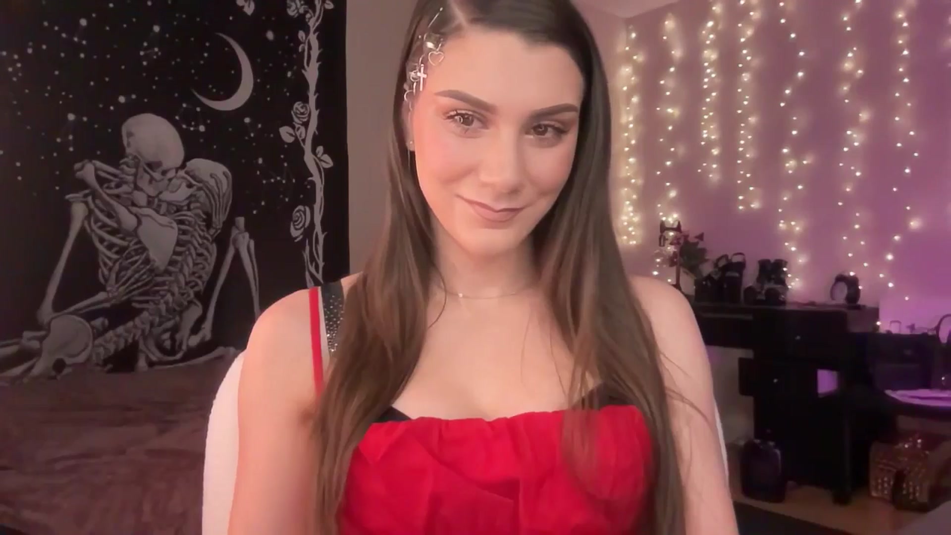 Gallery image thumbnail from FoxyHeartz's myfreecams stream on, 02/17/2025, 12:49 image 4 of 20