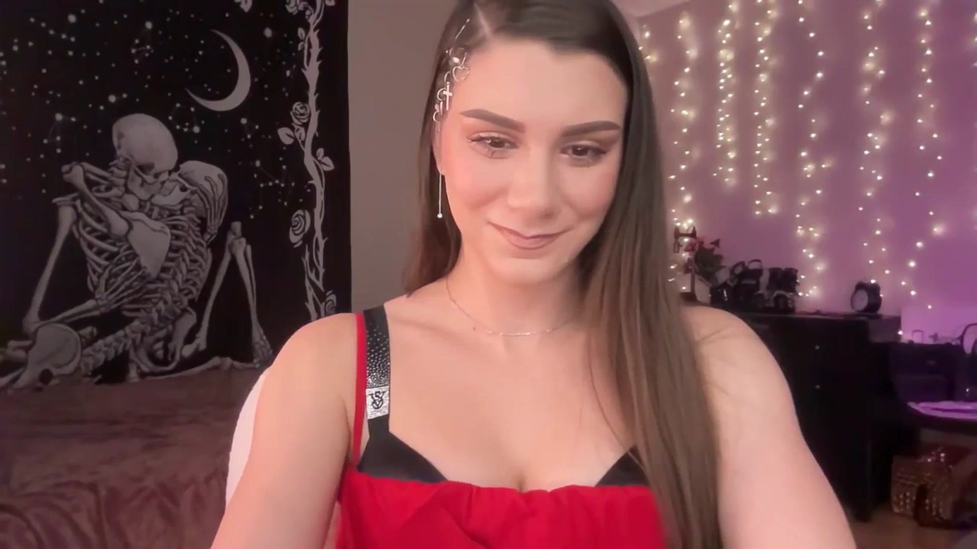 Gallery image thumbnail from FoxyHeartz's myfreecams stream on, 02/17/2025, 12:49 image 13 of 20