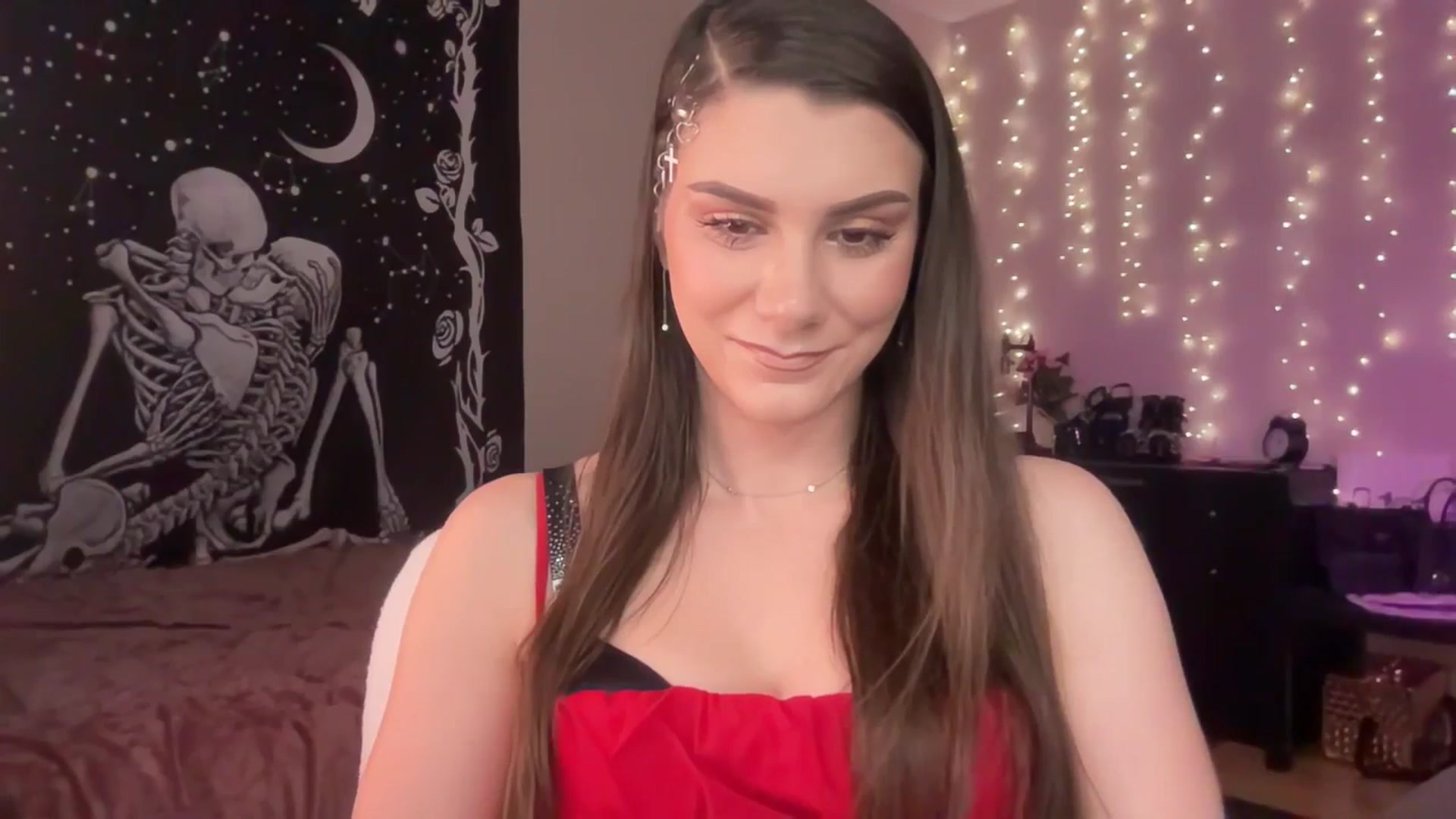 Gallery image thumbnail from FoxyHeartz's myfreecams stream on, 02/17/2025, 14:41 image 12 of 20