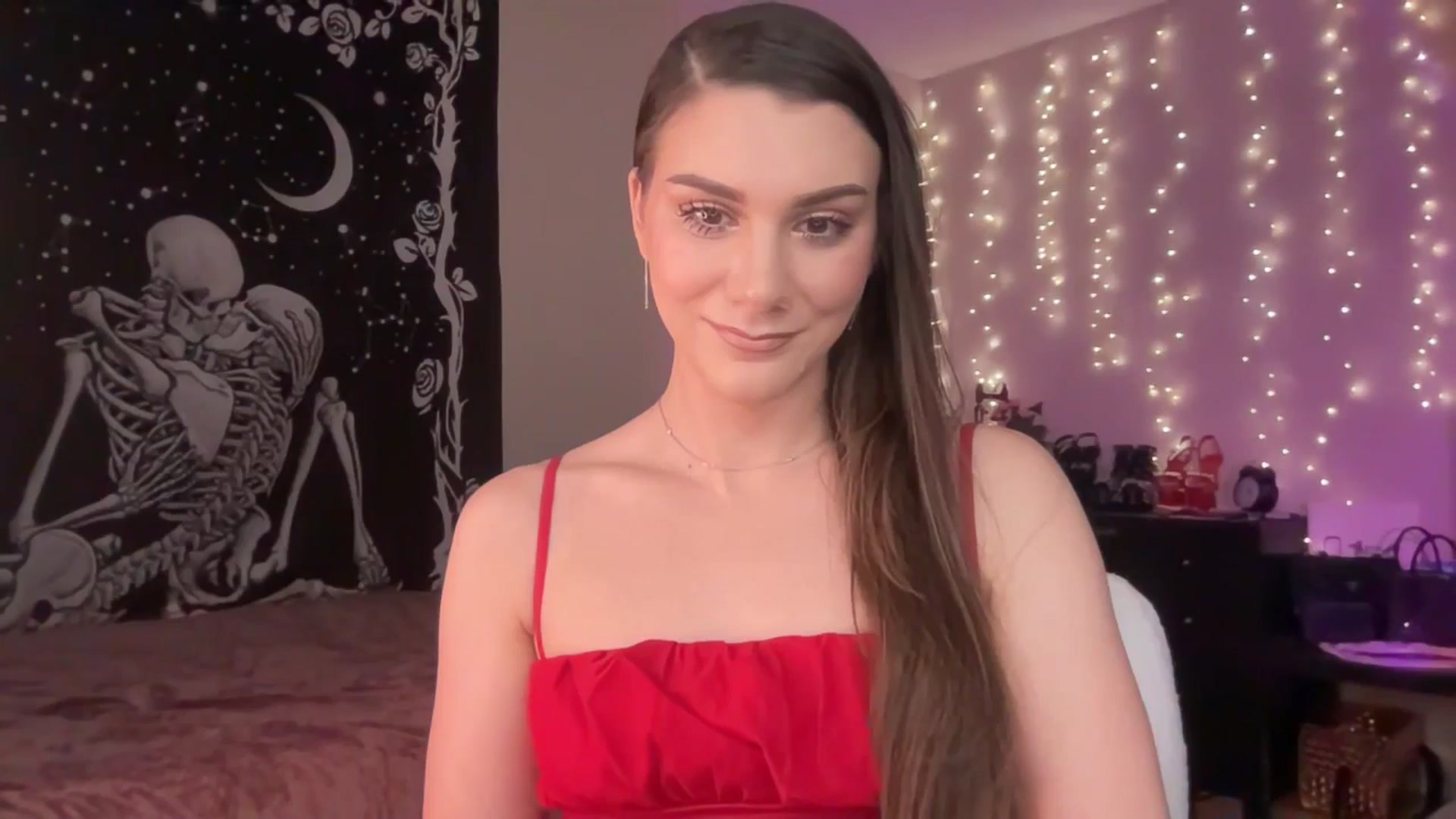 Gallery image thumbnail from FoxyHeartz's myfreecams stream on, 02/18/2025, 10:32 image 8 of 20