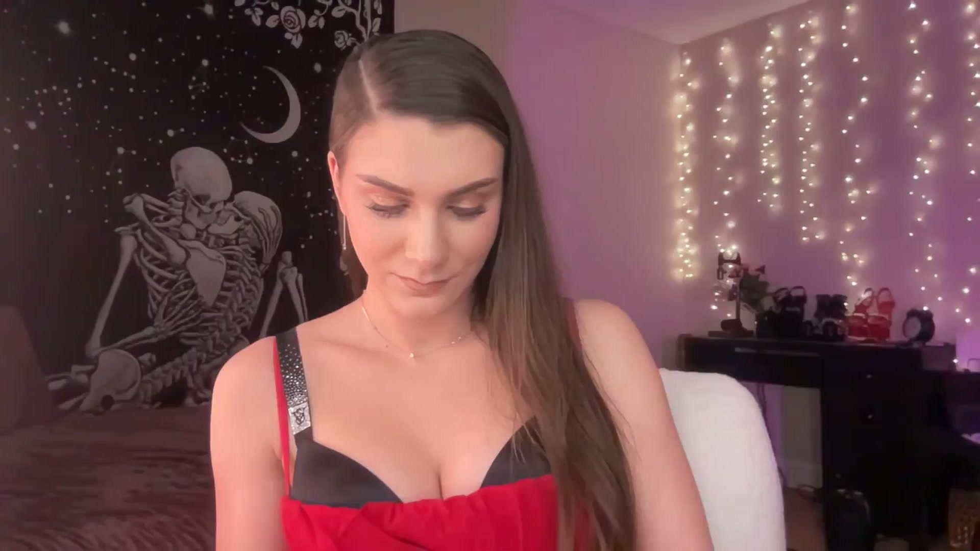 Gallery image thumbnail from FoxyHeartz's myfreecams stream on, 02/18/2025, 13:10 image 13 of 20