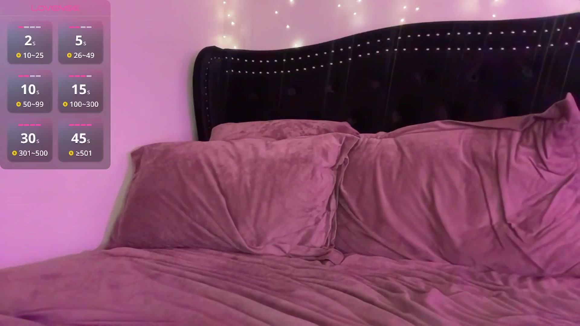 Gallery image thumbnail from FoxyHeartz's myfreecams stream on, 10/01/2025, 12:09 image 5 of 20
