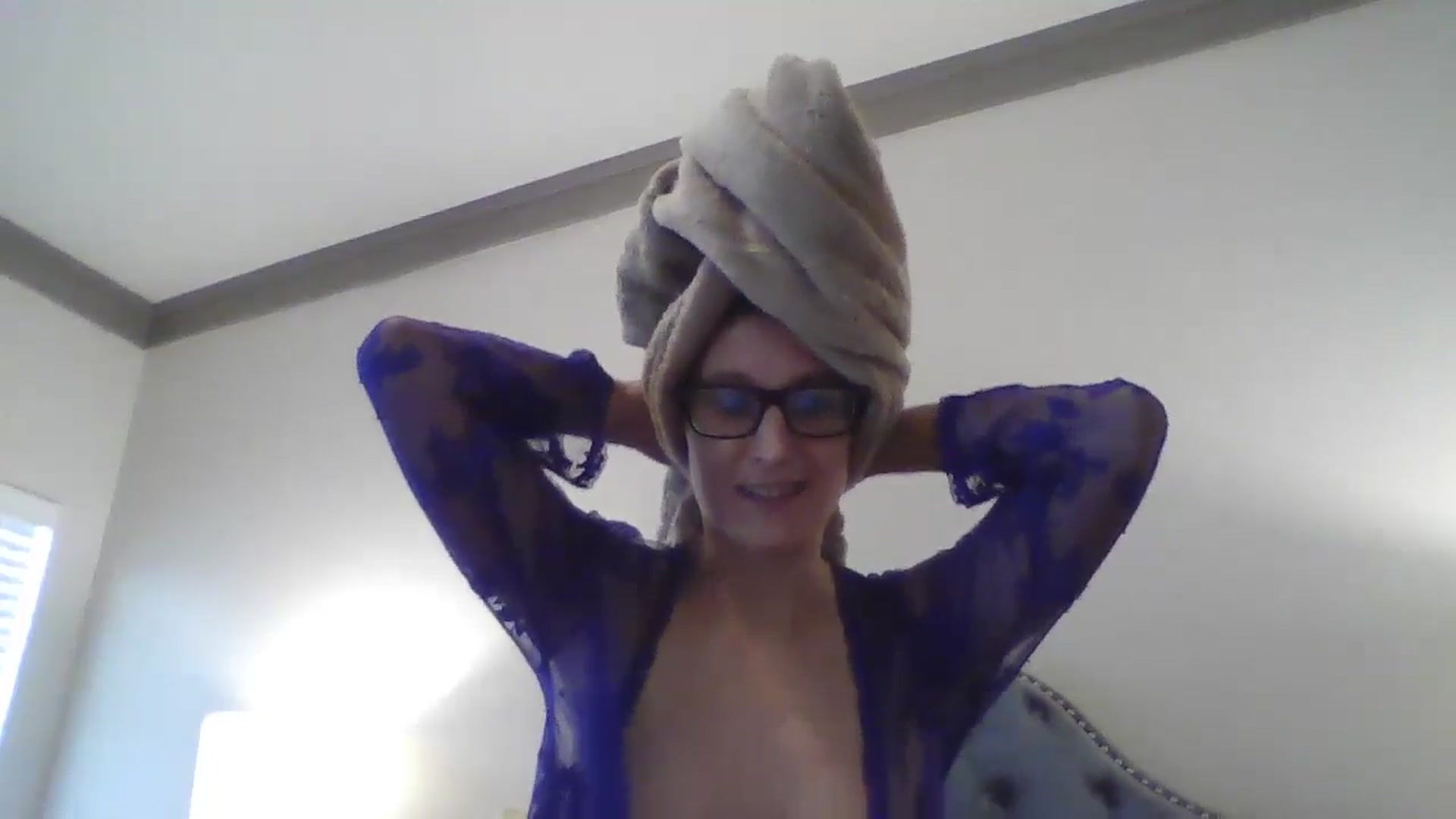 Gallery image thumbnail from FoxyInferno's myfreecams stream on, 09/29/2024, 15:52 image 5 of 20