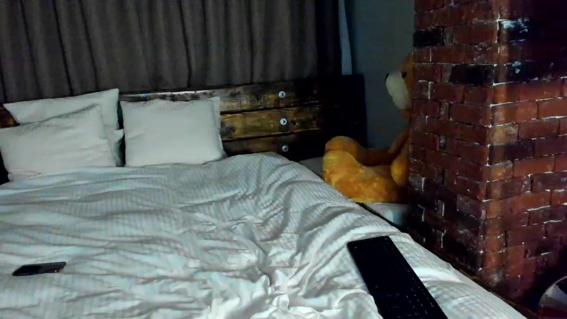 Gallery image thumbnail from FoxyLarysa's myfreecams stream on, 11/27/2022, 01:53 image 20 of 20