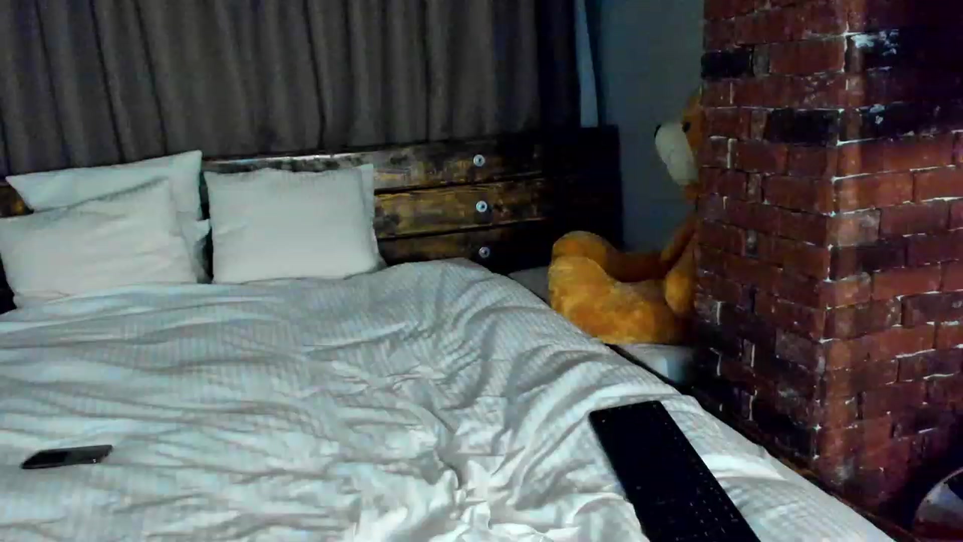 Gallery image thumbnail from FoxyLarysa's myfreecams stream on, 11/27/2022, 01:53 image 19 of 20