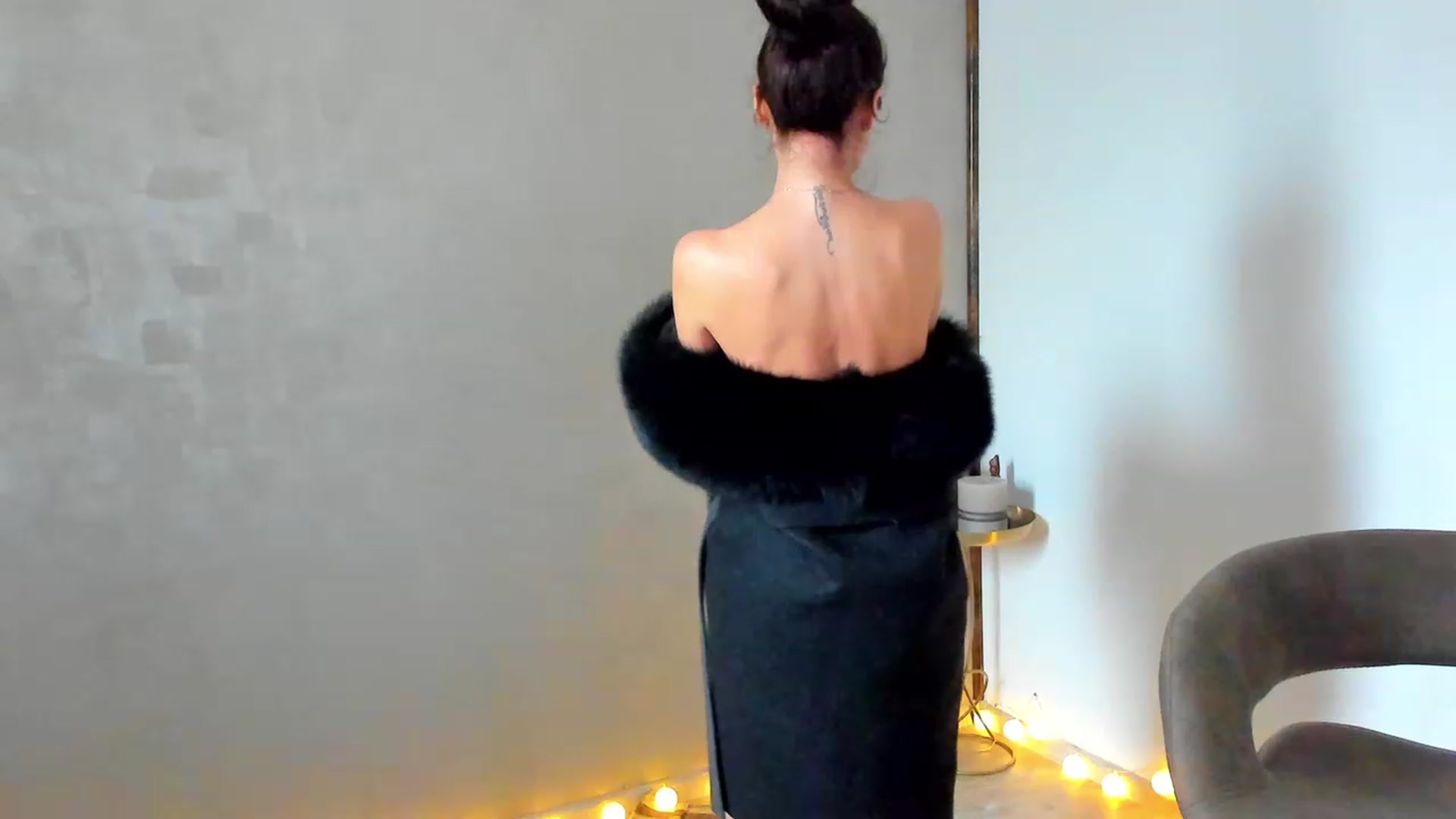 Gallery image thumbnail from FoxyLarysa's myfreecams stream on, 12/02/2022, 08:32 image 20 of 20