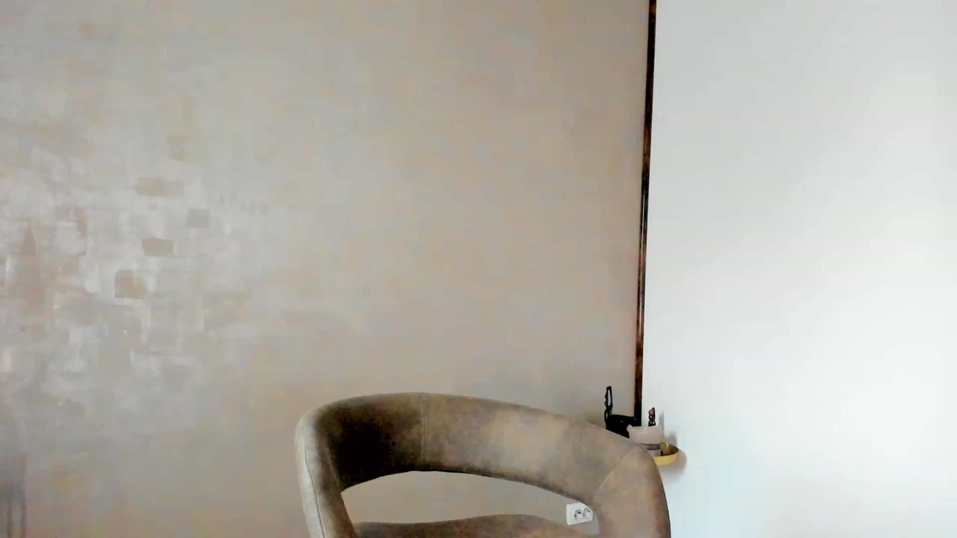 Gallery image thumbnail from FoxyLarysa's myfreecams stream on, 12/18/2022, 11:02 image 9 of 20