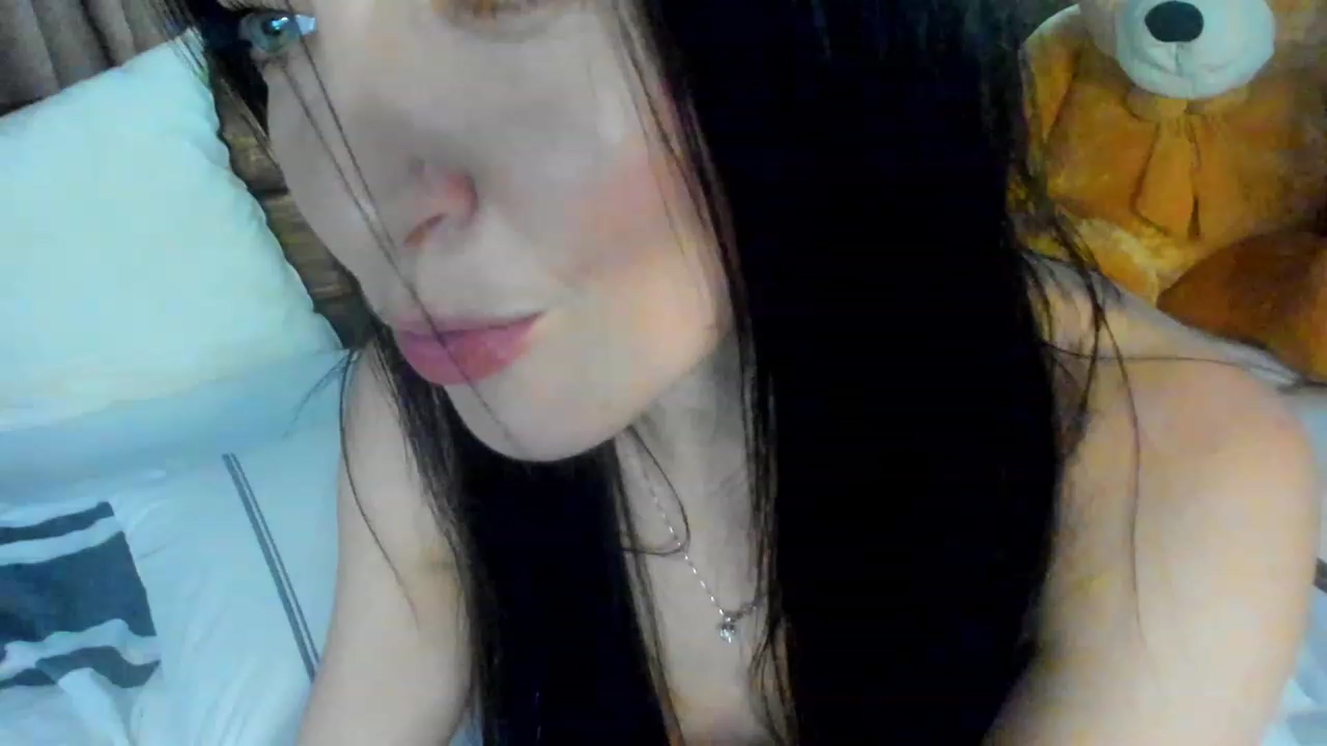 Gallery image thumbnail from FoxyLarysa's myfreecams stream on, 01/10/2023, 11:01 image 11 of 20