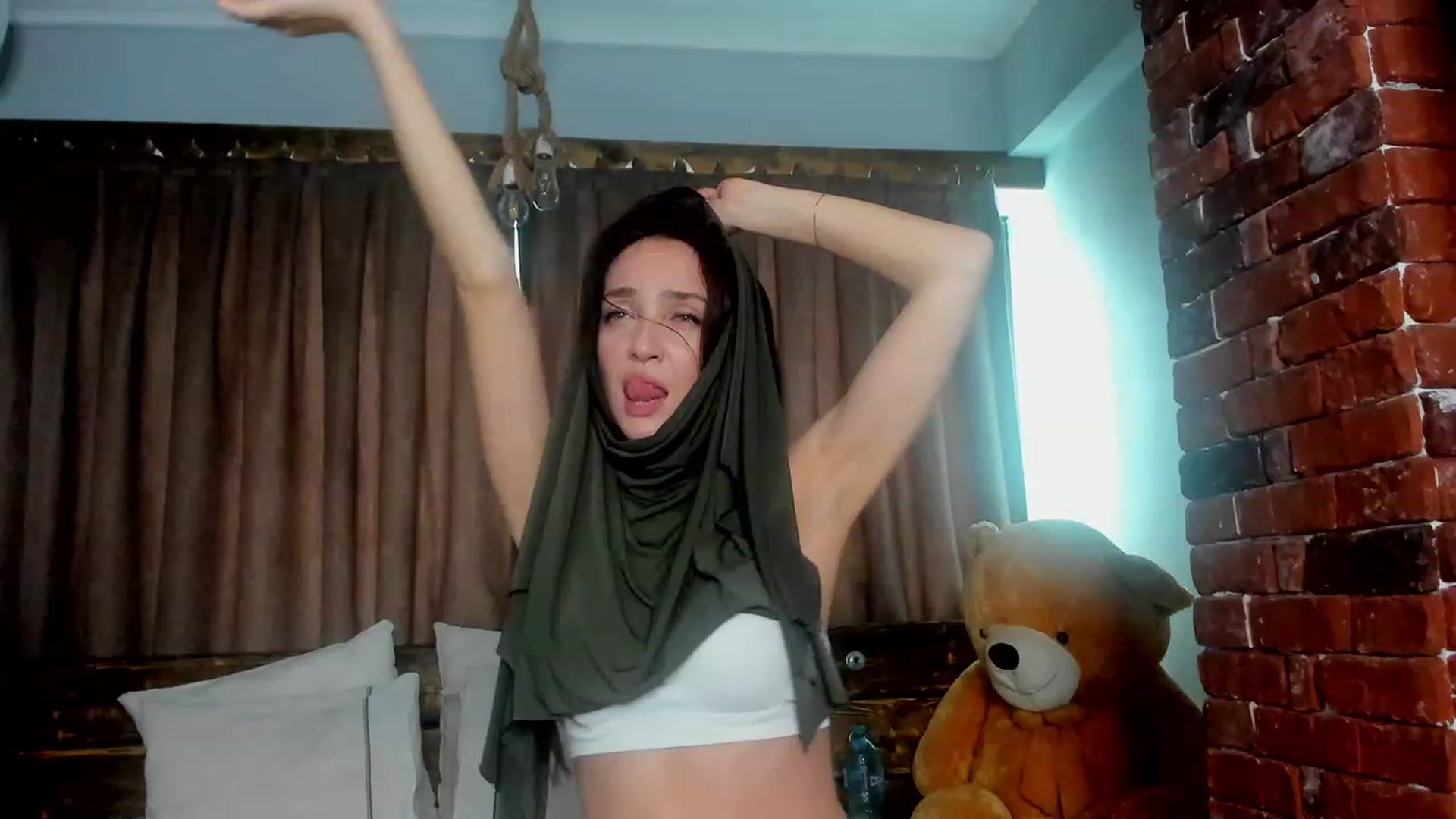Gallery image thumbnail from FoxyLarysa's myfreecams stream on, 01/13/2023, 09:03 image 17 of 20