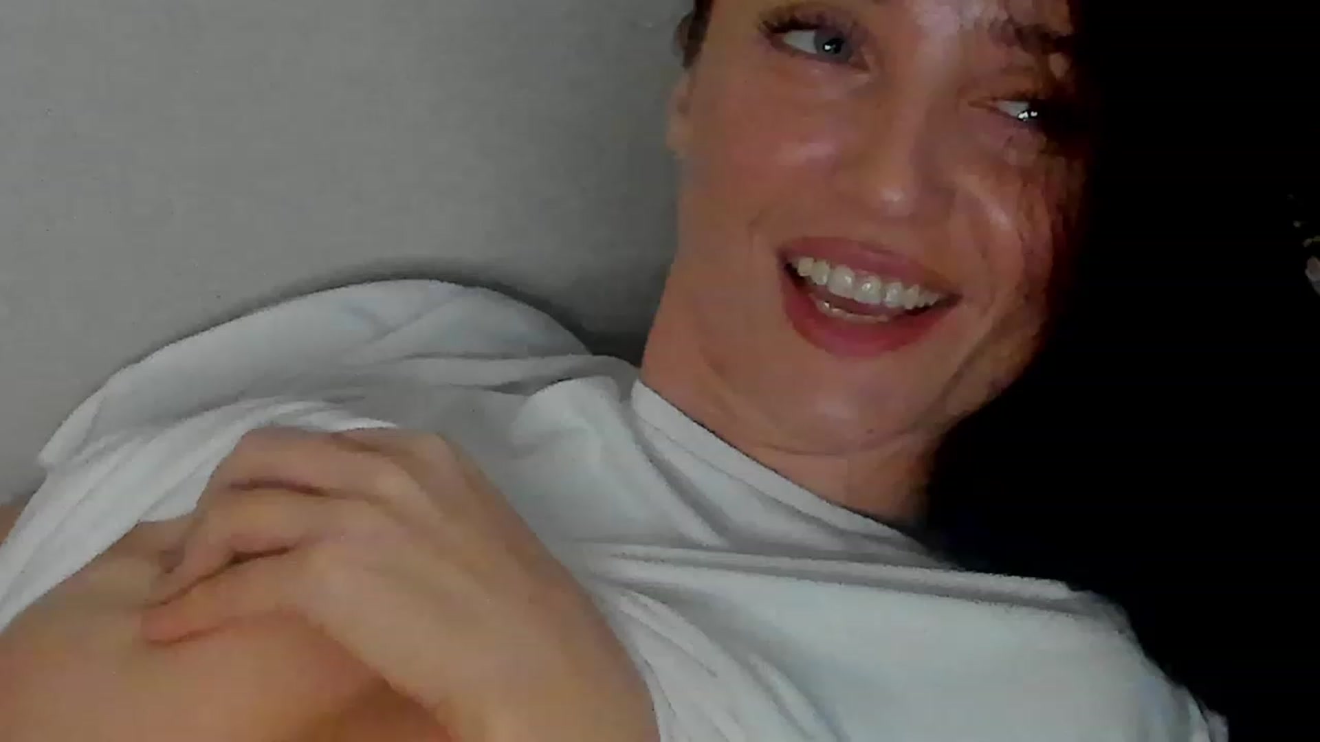 Gallery image thumbnail from FoxyLarysa's myfreecams stream on, 01/15/2023, 07:01 image 20 of 20
