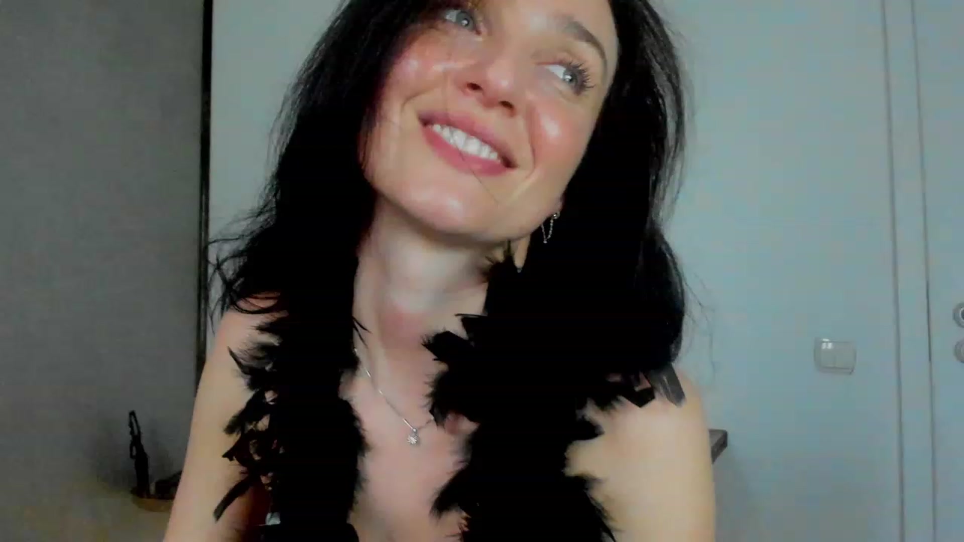 Gallery image thumbnail from FoxyLarysa's myfreecams stream on, 01/27/2023, 09:50 image 1 of 20
