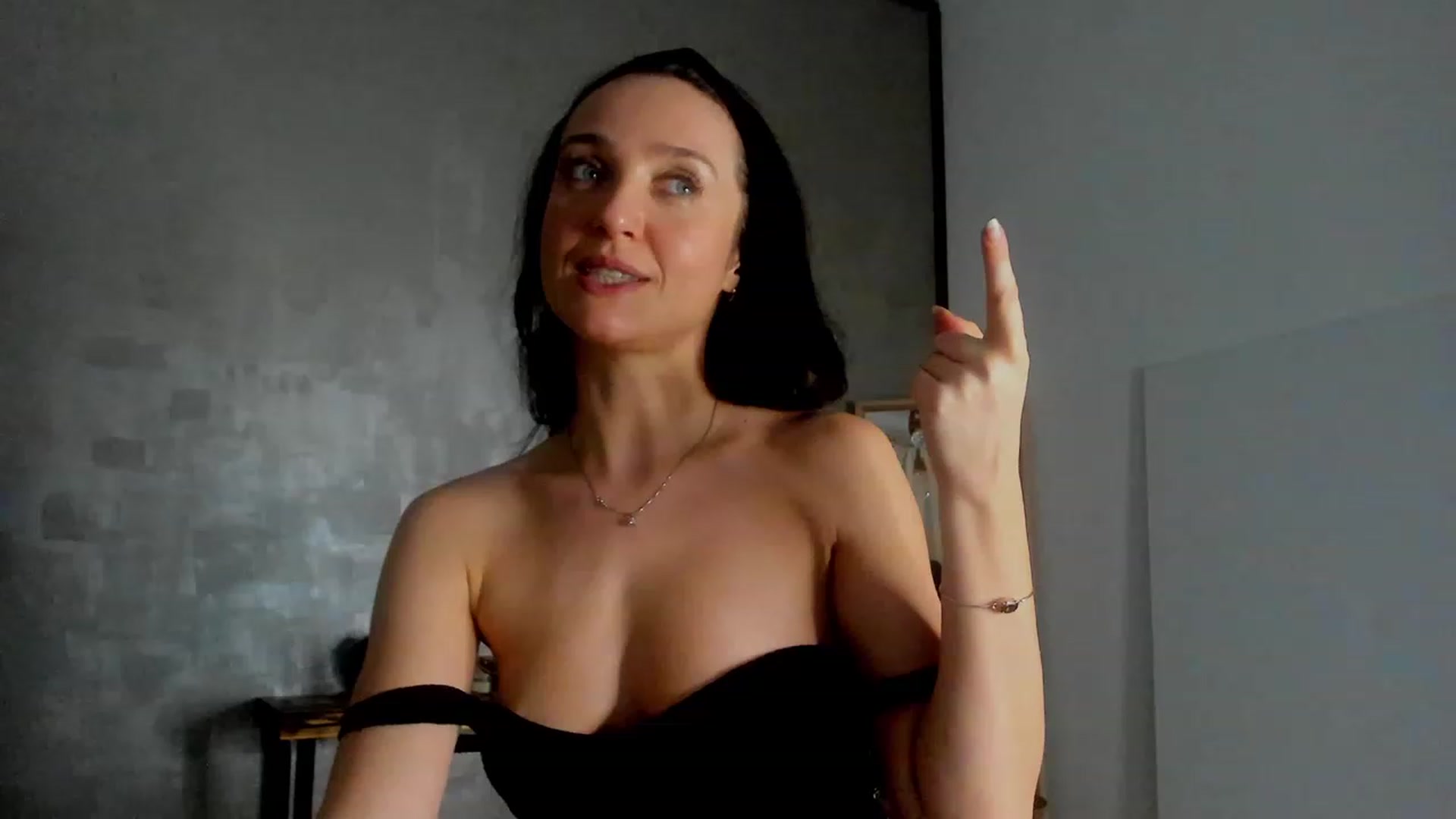 Gallery image thumbnail from FoxyLarysa's myfreecams stream on, 01/30/2023, 22:31 image 19 of 20