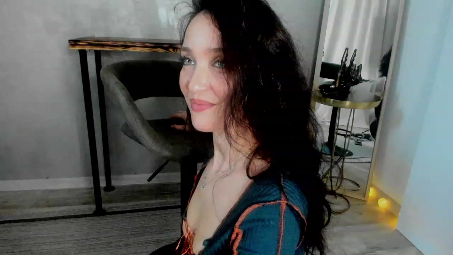 Gallery image thumbnail from FoxyLarysa's myfreecams stream on, 02/04/2023, 07:24 image 9 of 20