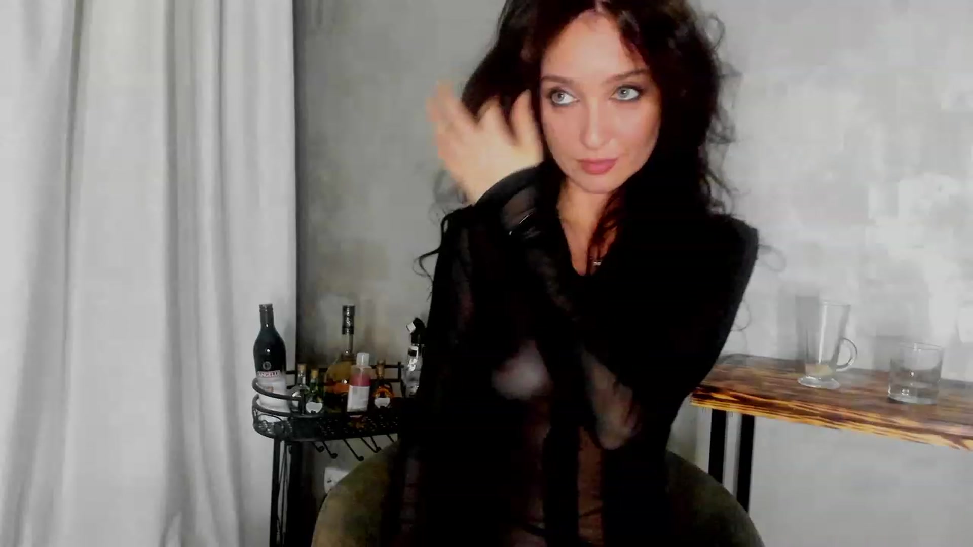 Gallery image thumbnail from FoxyLarysa's myfreecams stream on, 02/05/2023, 21:18 image 14 of 20