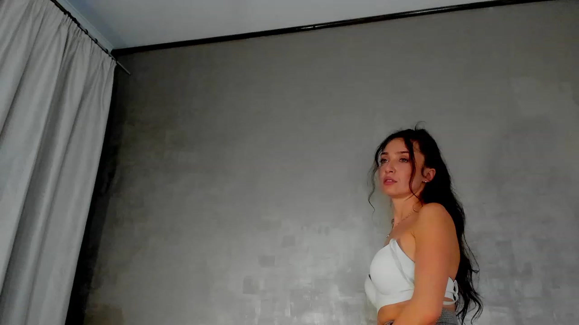 Gallery image thumbnail from FoxyLarysa's myfreecams stream on, 02/06/2023, 22:05 image 16 of 20