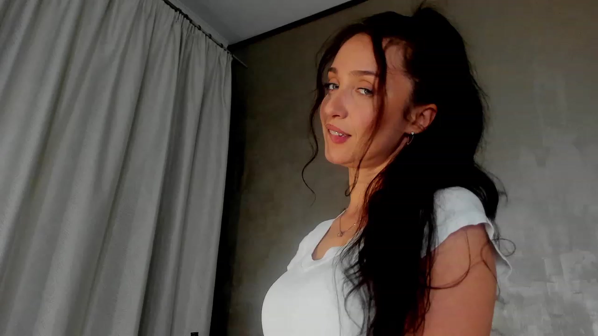 Gallery image thumbnail from FoxyLarysa's myfreecams stream on, 02/06/2023, 22:05 image 9 of 20