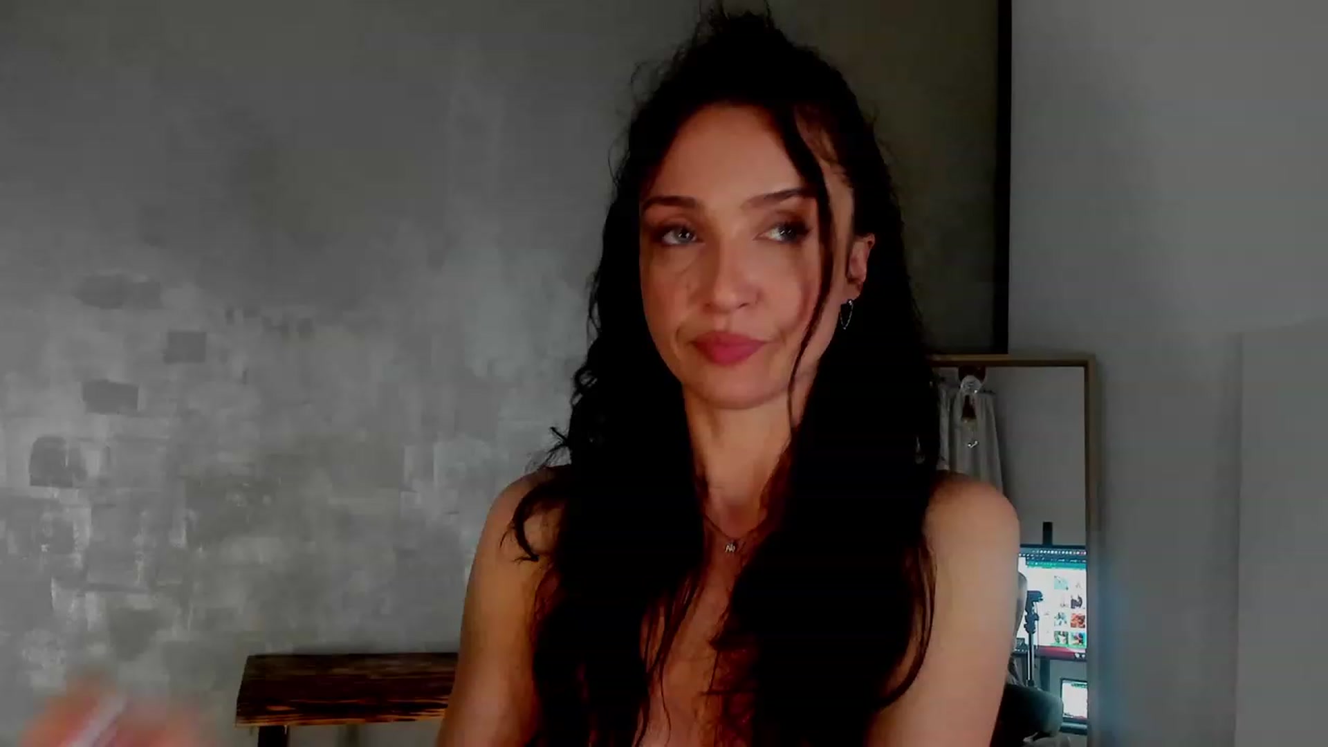 Gallery image thumbnail from FoxyLarysa's myfreecams stream on, 02/06/2023, 22:50 image 19 of 20