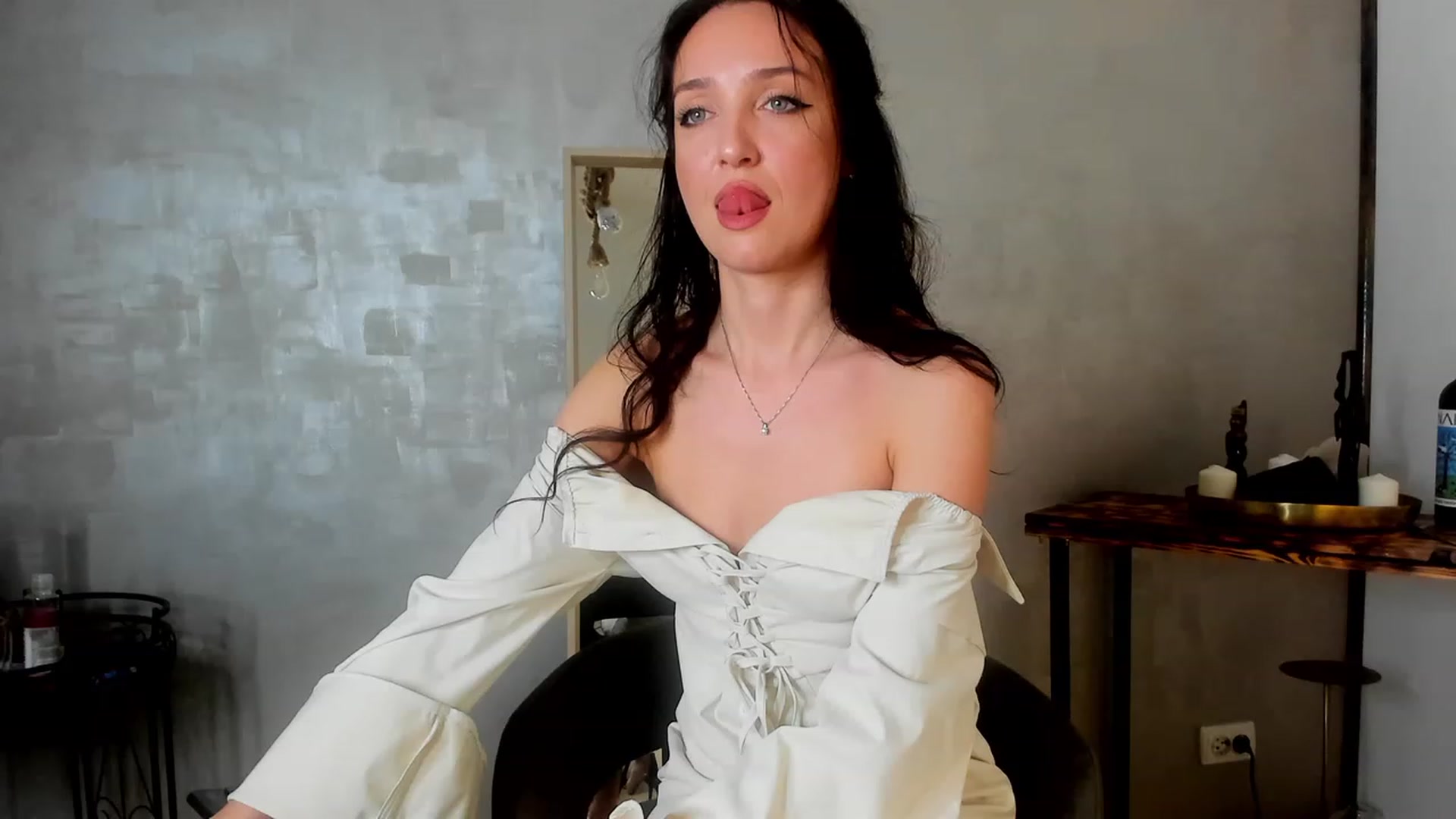 Gallery image thumbnail from FoxyLarysa's myfreecams stream on, 02/11/2023, 05:45 image 8 of 20
