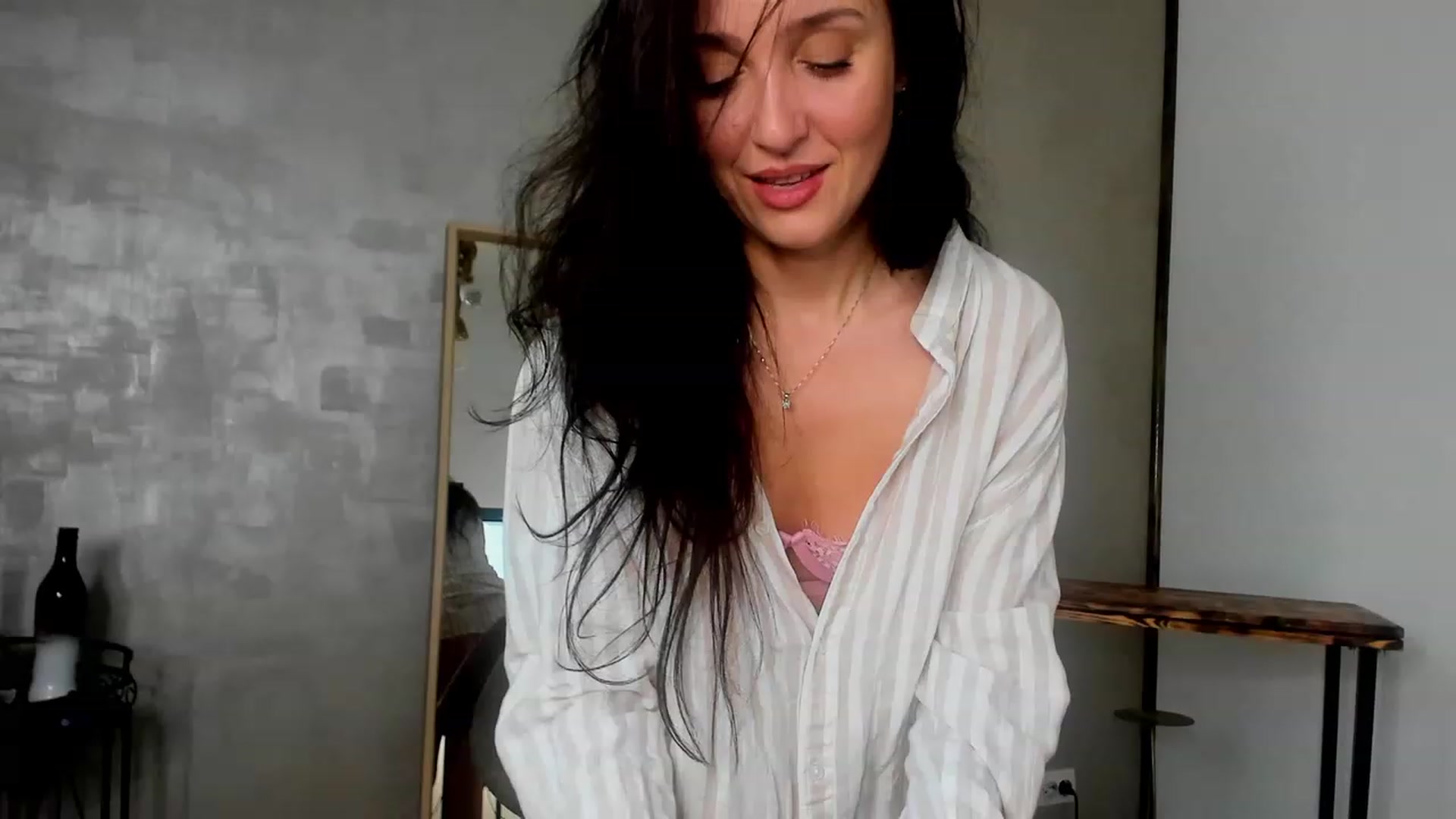 Gallery image thumbnail from FoxyLarysa's myfreecams stream on, 02/14/2023, 06:28 image 6 of 20