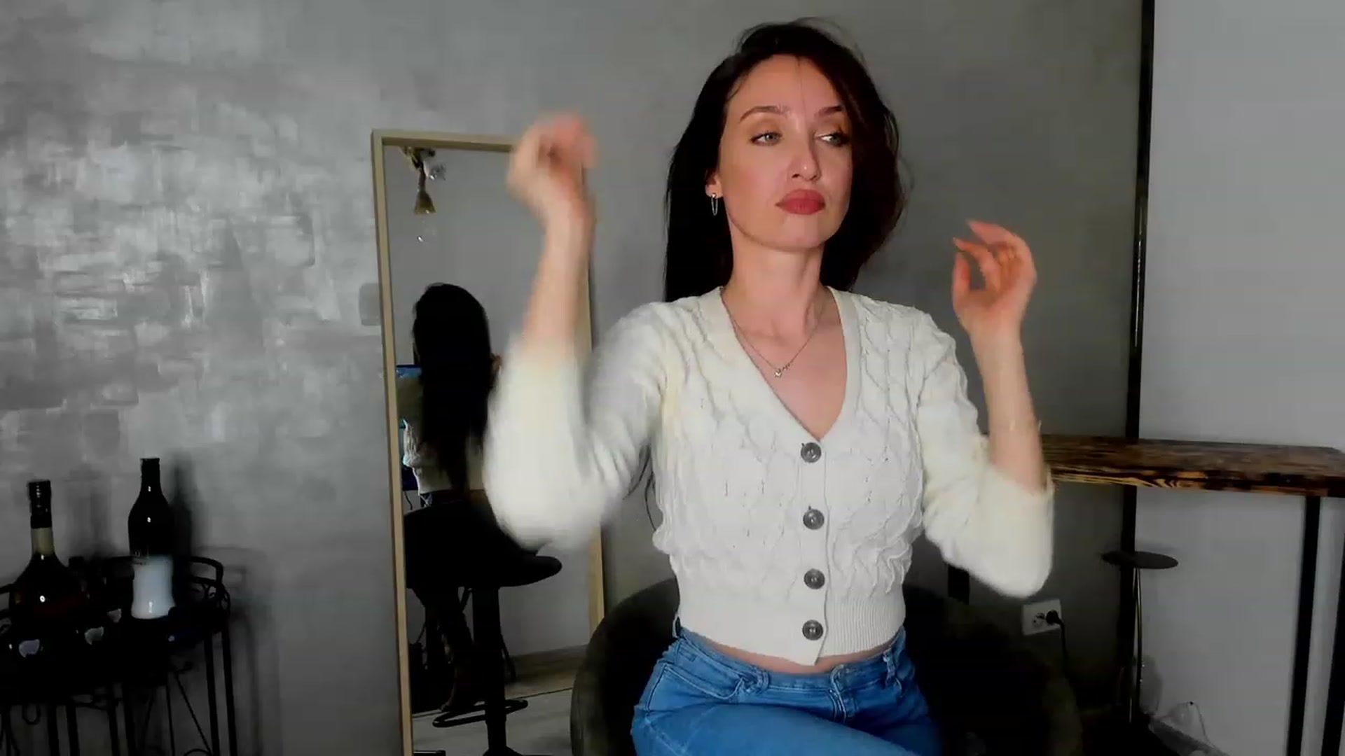 Gallery image thumbnail from FoxyLarysa's myfreecams stream on, 02/17/2023, 07:55 image 3 of 20