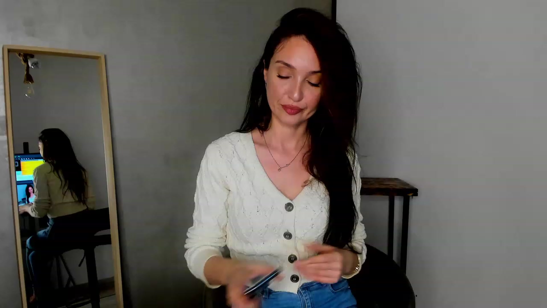 Gallery image thumbnail from FoxyLarysa's myfreecams stream on, 02/17/2023, 07:55 image 1 of 20