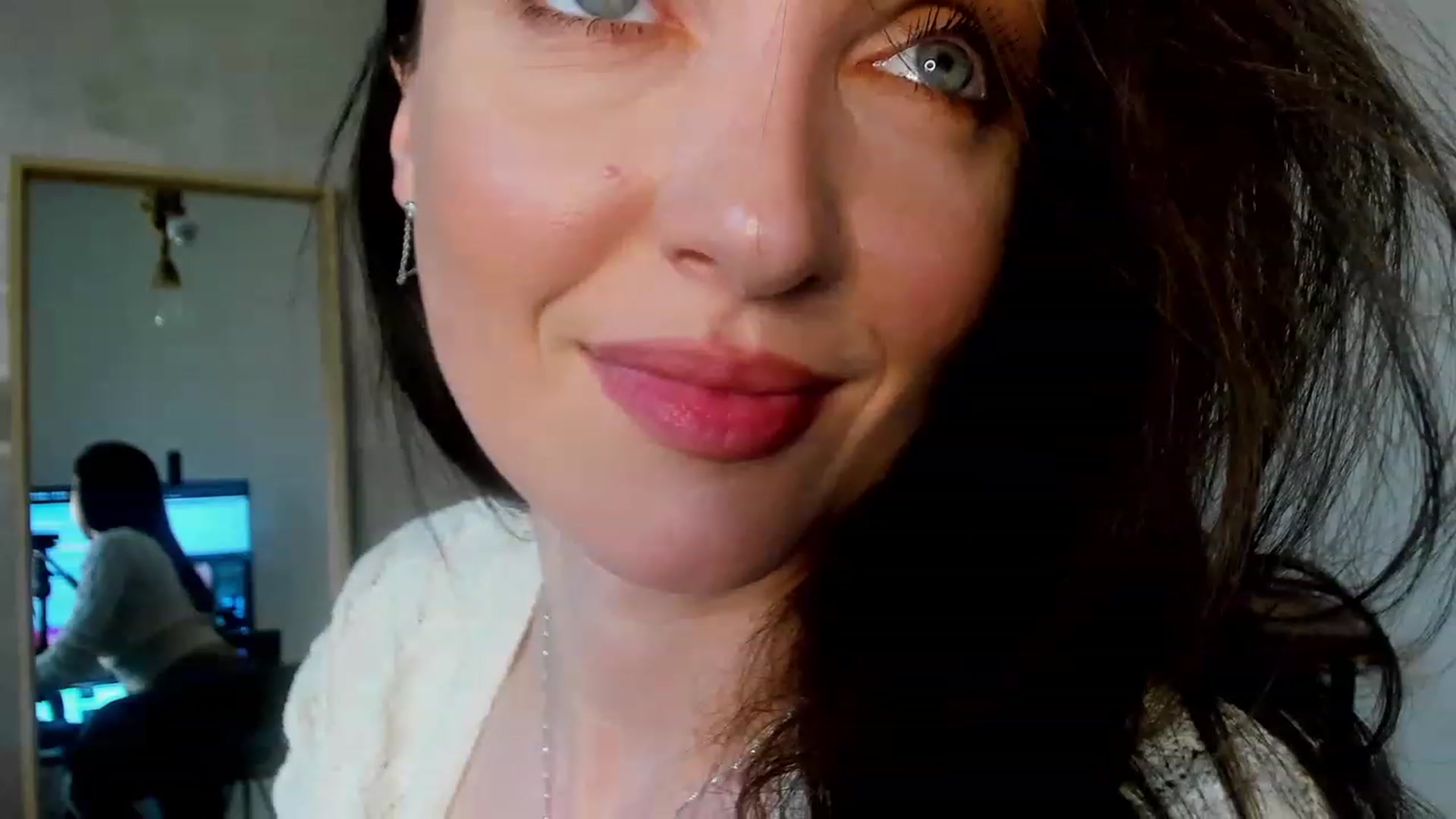 Gallery image thumbnail from FoxyLarysa's myfreecams stream on, 02/17/2023, 07:55 image 9 of 20