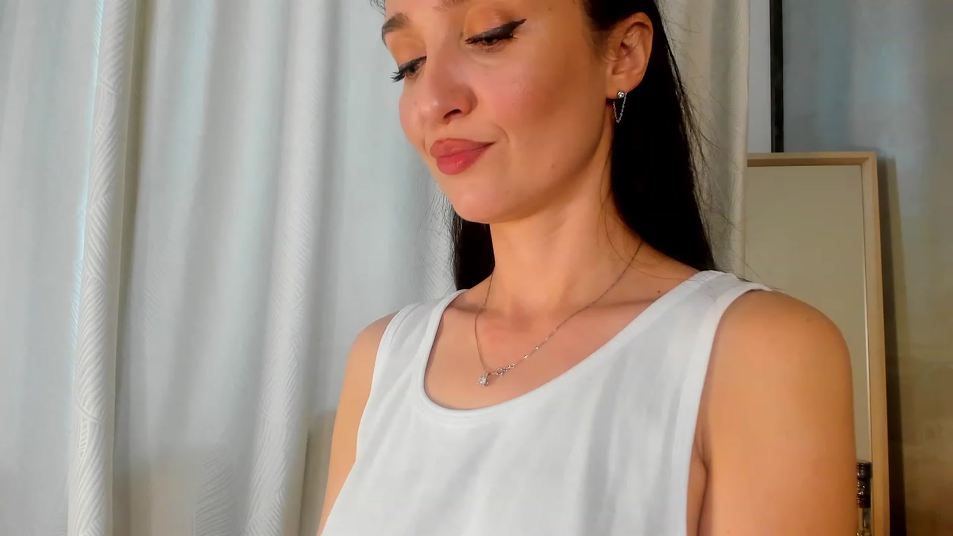 Gallery image thumbnail from FoxyLarysa's myfreecams stream on, 02/19/2023, 11:19 image 15 of 20