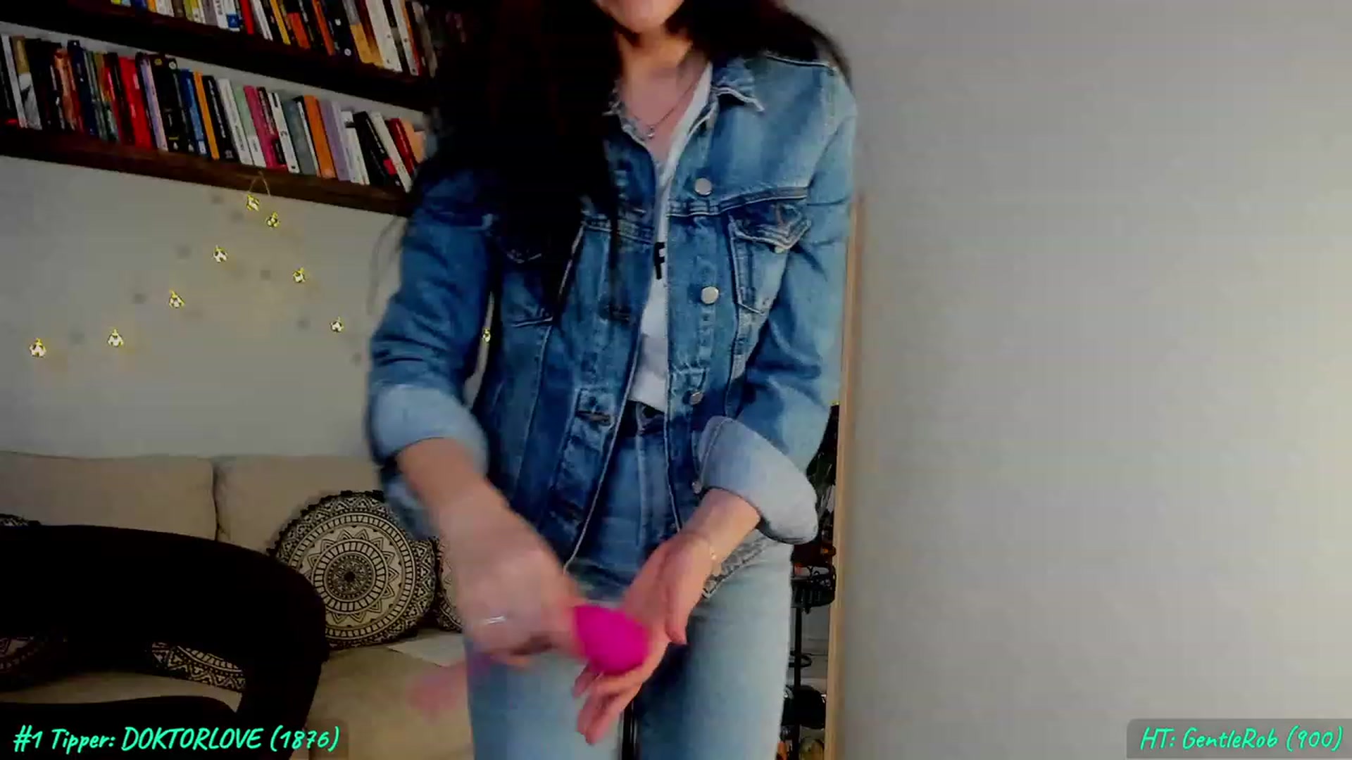 Gallery image thumbnail from FoxyLarysa's myfreecams stream on, 03/11/2023, 21:41 image 19 of 20