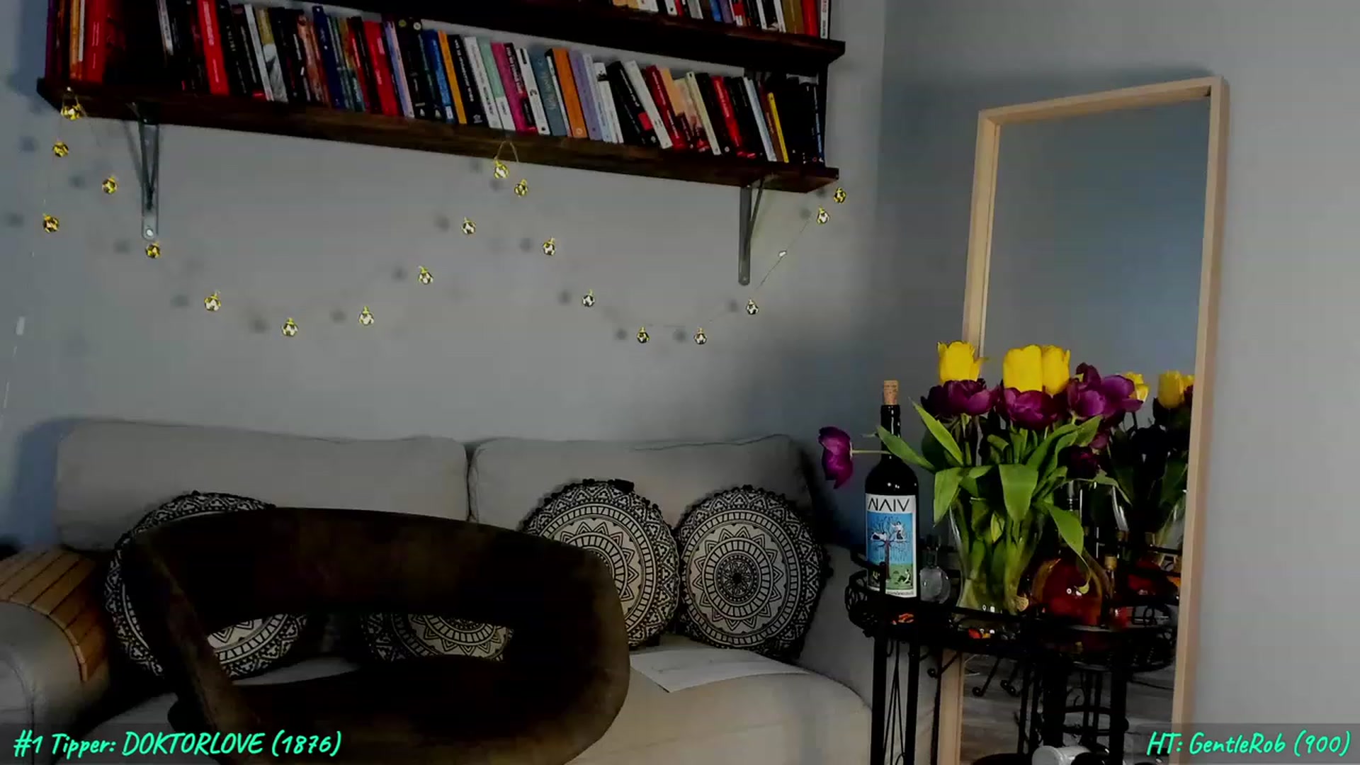 Gallery image thumbnail from FoxyLarysa's myfreecams stream on, 03/11/2023, 21:41 image 11 of 20