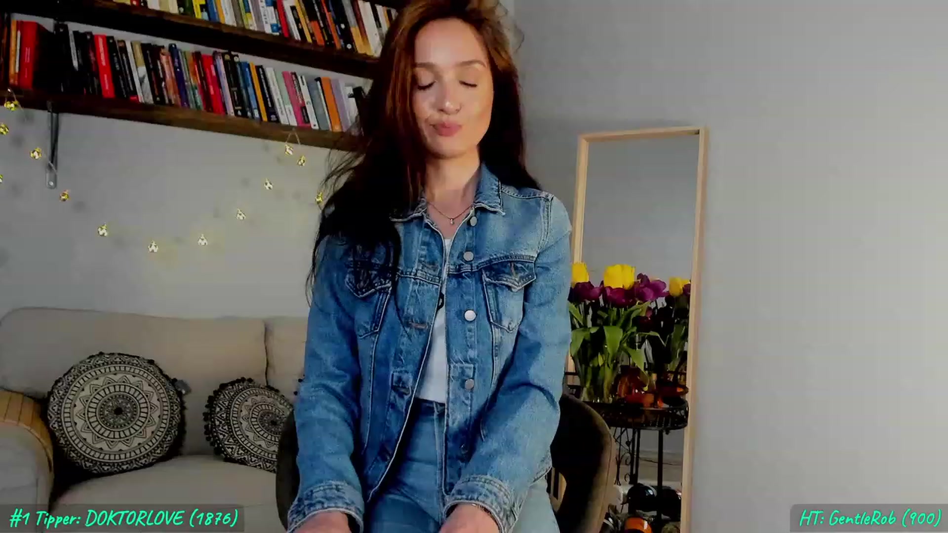 Gallery image thumbnail from FoxyLarysa's myfreecams stream on, 03/11/2023, 21:41 image 14 of 20