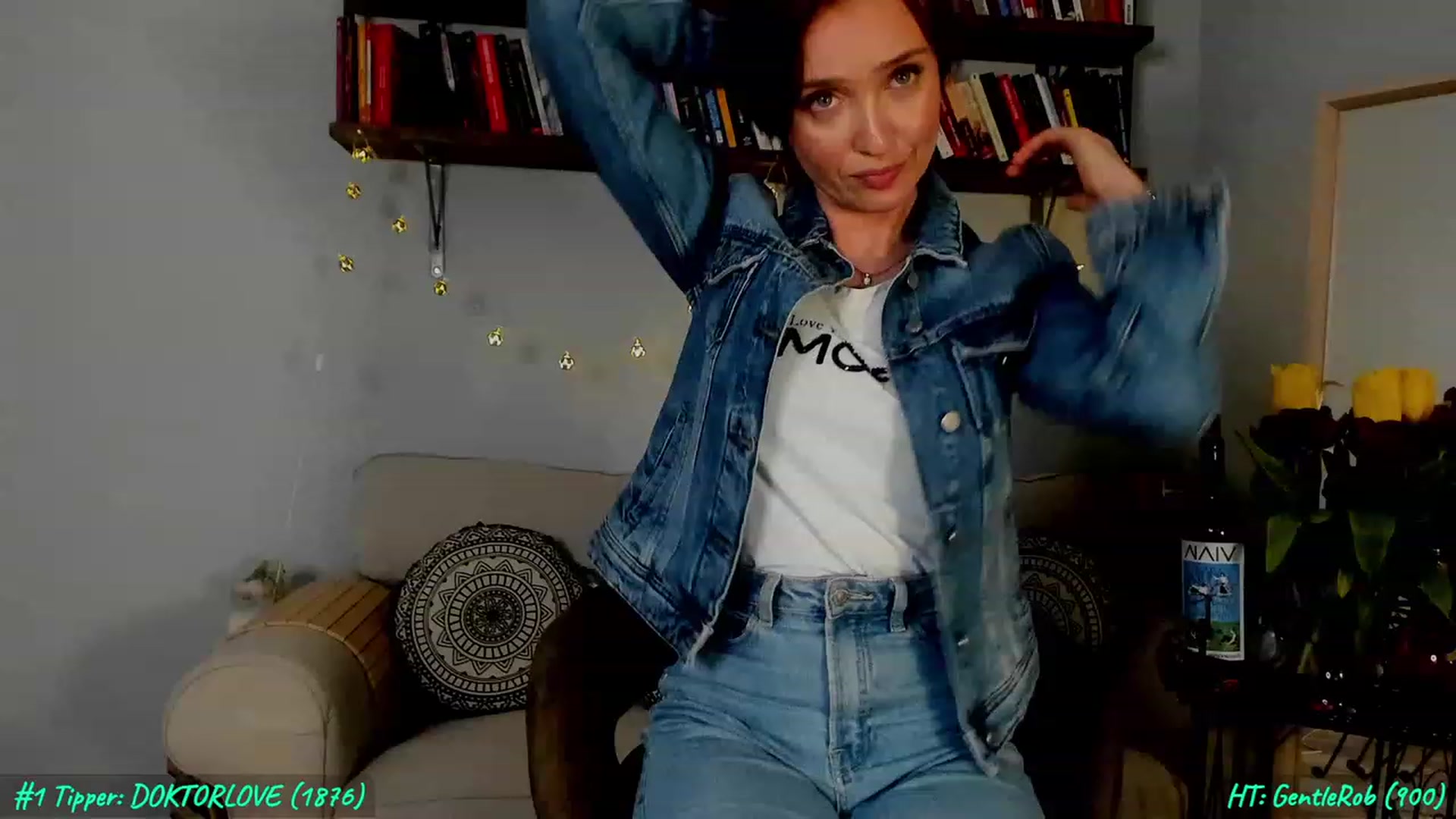 Gallery image thumbnail from FoxyLarysa's myfreecams stream on, 03/11/2023, 21:41 image 13 of 20