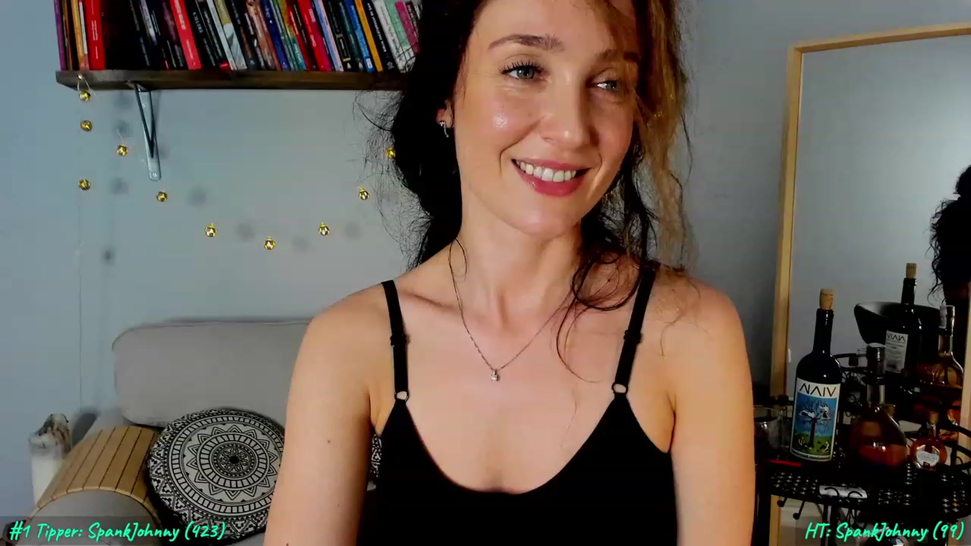 Gallery image thumbnail from FoxyLarysa's myfreecams stream on, 03/20/2023, 23:36 image 12 of 20