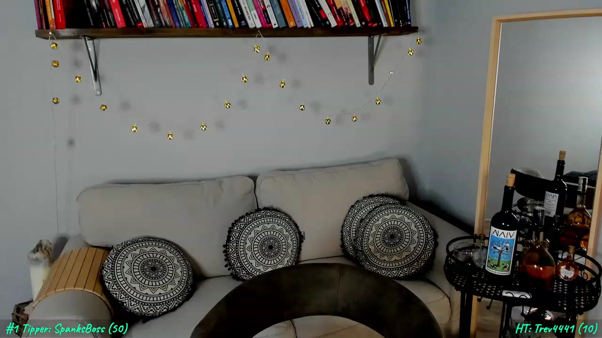 Gallery image thumbnail from FoxyLarysa's myfreecams stream on, 03/20/2023, 23:36 image 5 of 20
