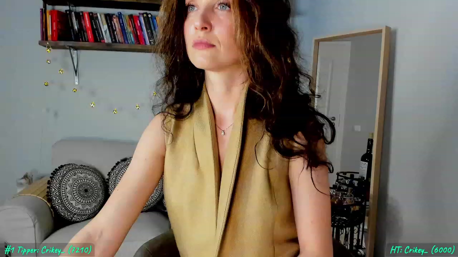 Gallery image thumbnail from FoxyLarysa's myfreecams stream on, 03/24/2023, 19:24 image 10 of 20