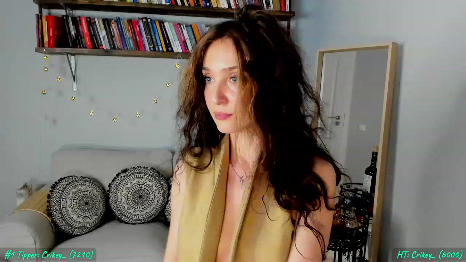 Gallery image thumbnail from FoxyLarysa's myfreecams stream on, 03/24/2023, 19:24 image 13 of 20
