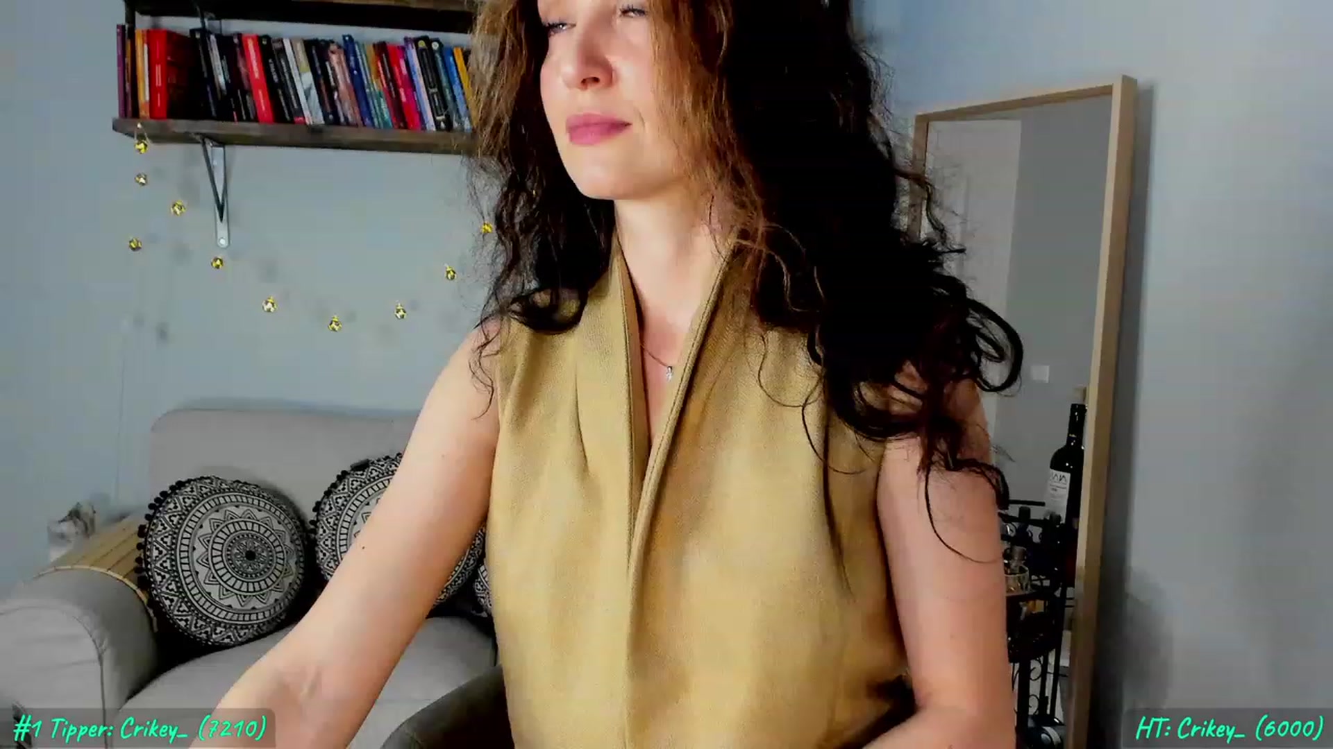 Gallery image thumbnail from FoxyLarysa's myfreecams stream on, 03/24/2023, 19:24 image 8 of 20