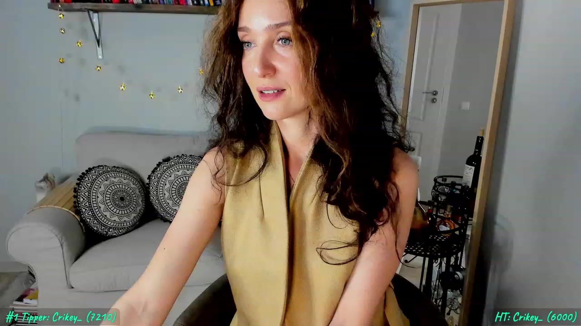Gallery image thumbnail from FoxyLarysa's myfreecams stream on, 03/24/2023, 19:41 image 1 of 20